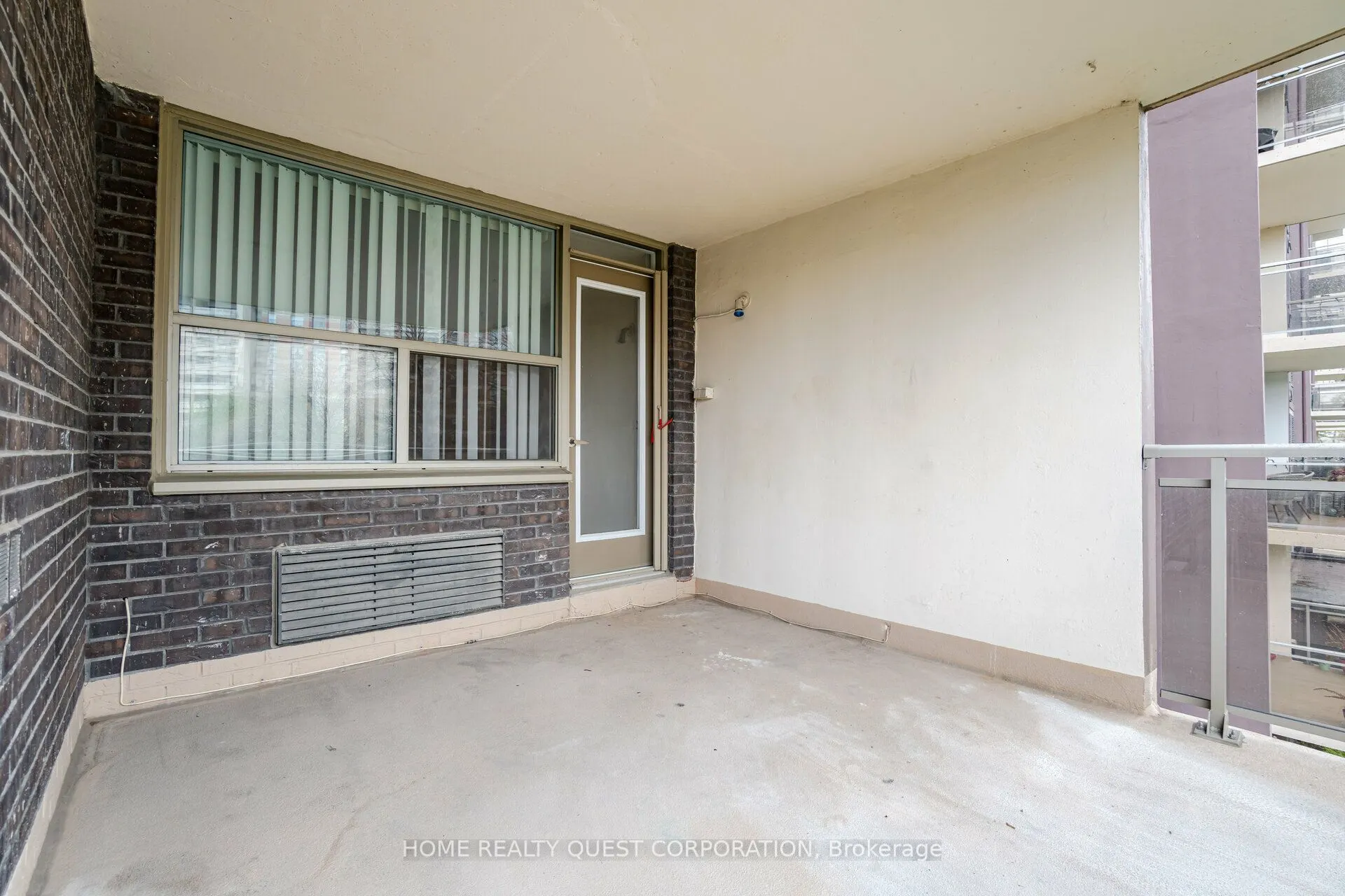 966 Inverhouse Drive, #304