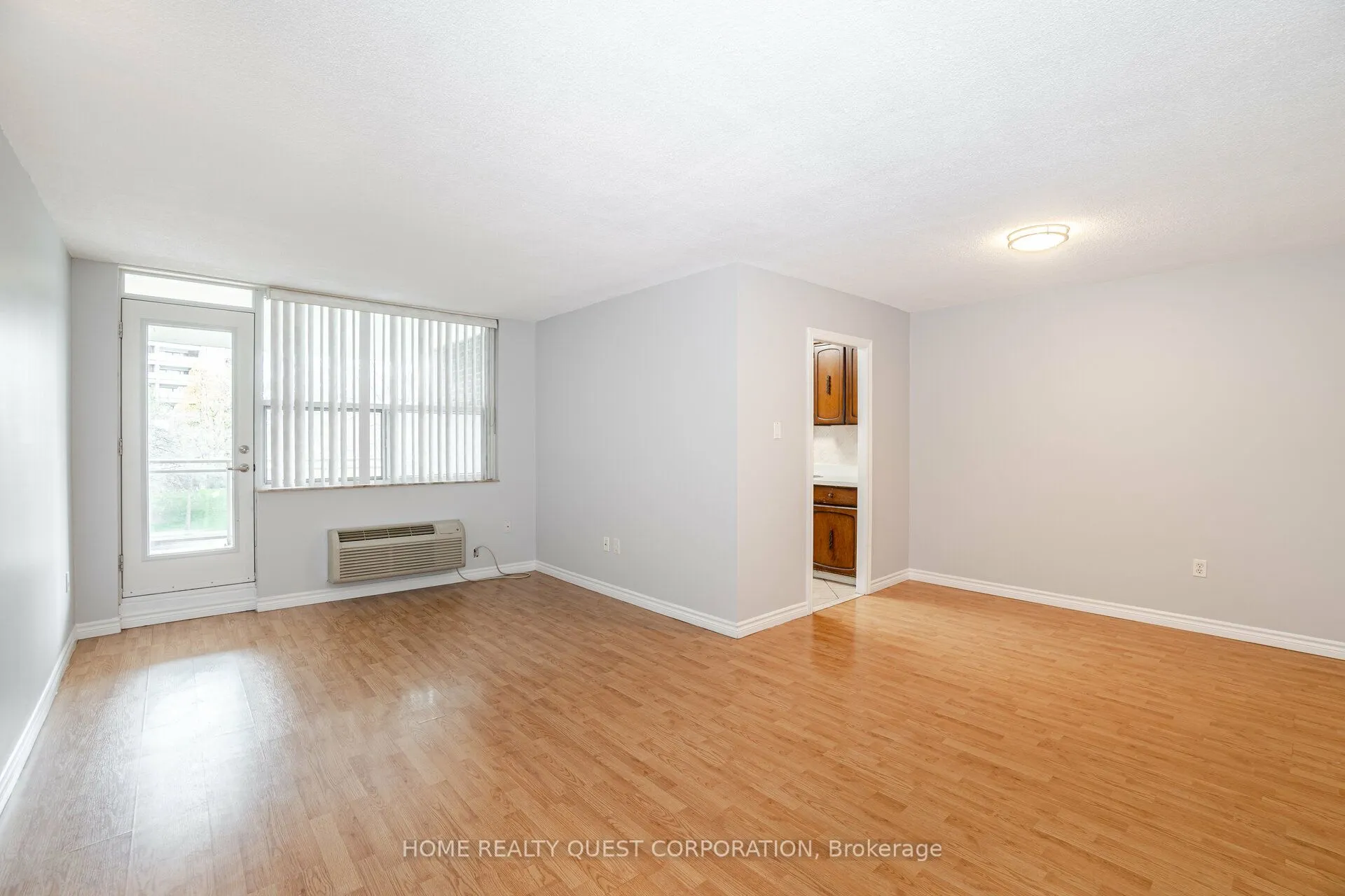966 Inverhouse Drive, #304