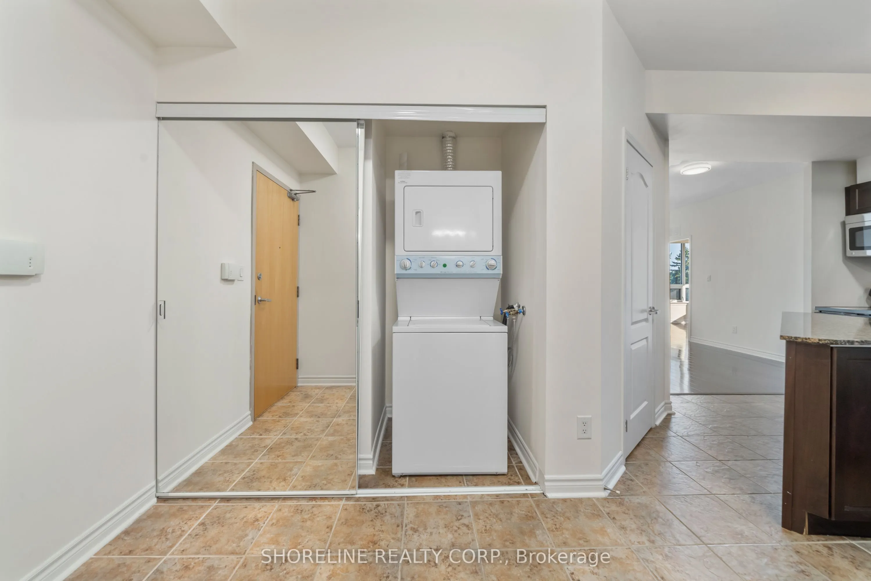 3865 Lake Shore Boulevard W, #303