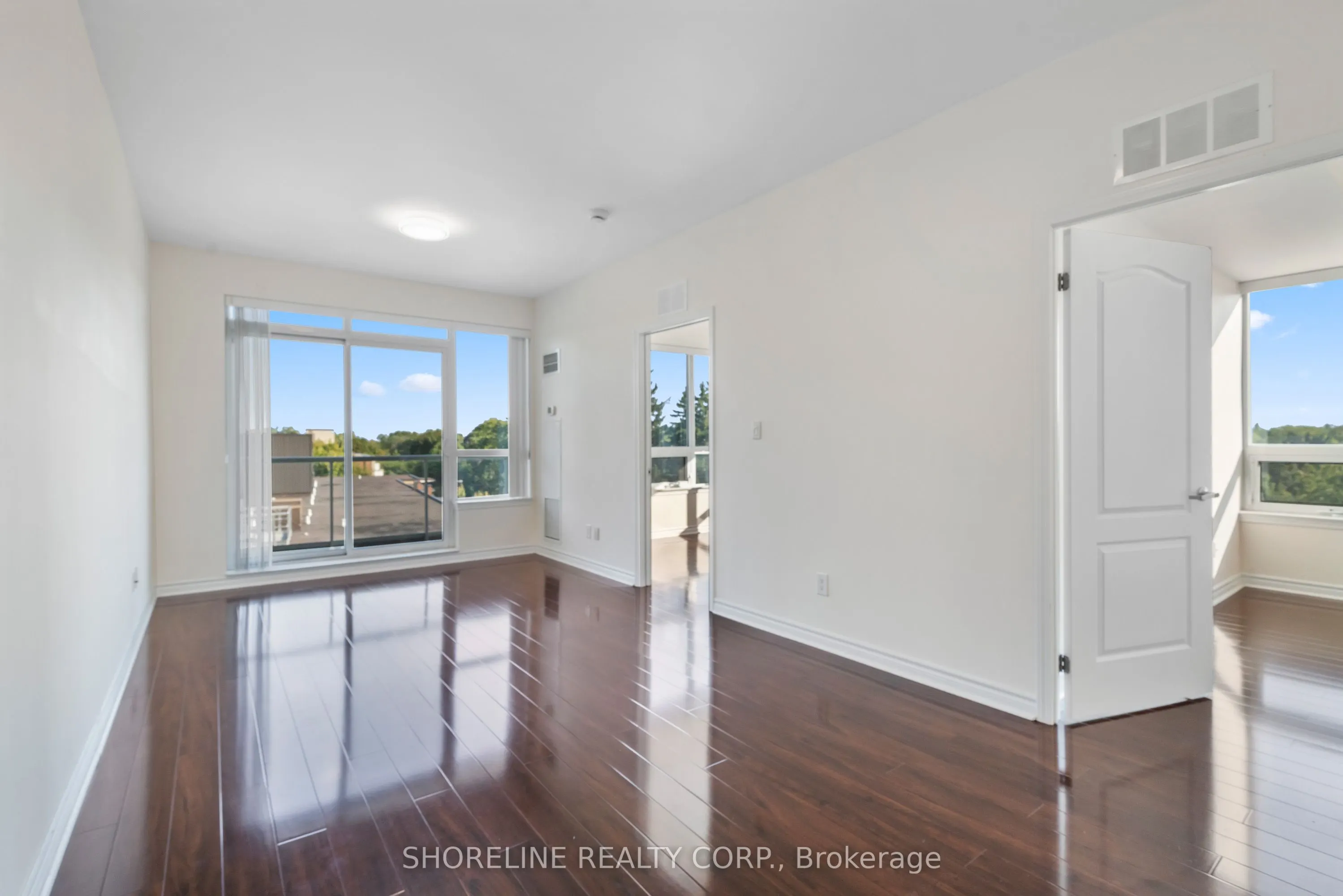 3865 Lake Shore Boulevard W, #303