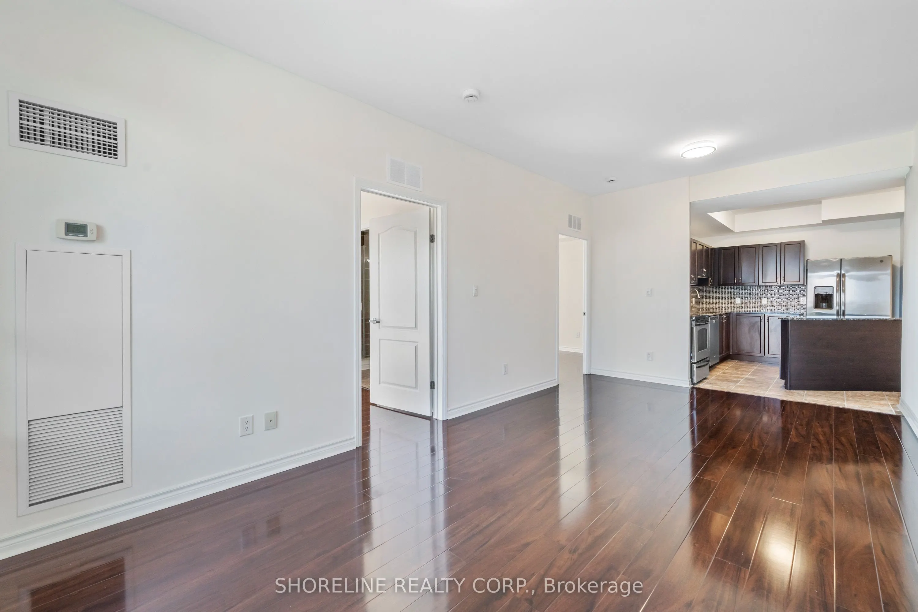 3865 Lake Shore Boulevard W, #303