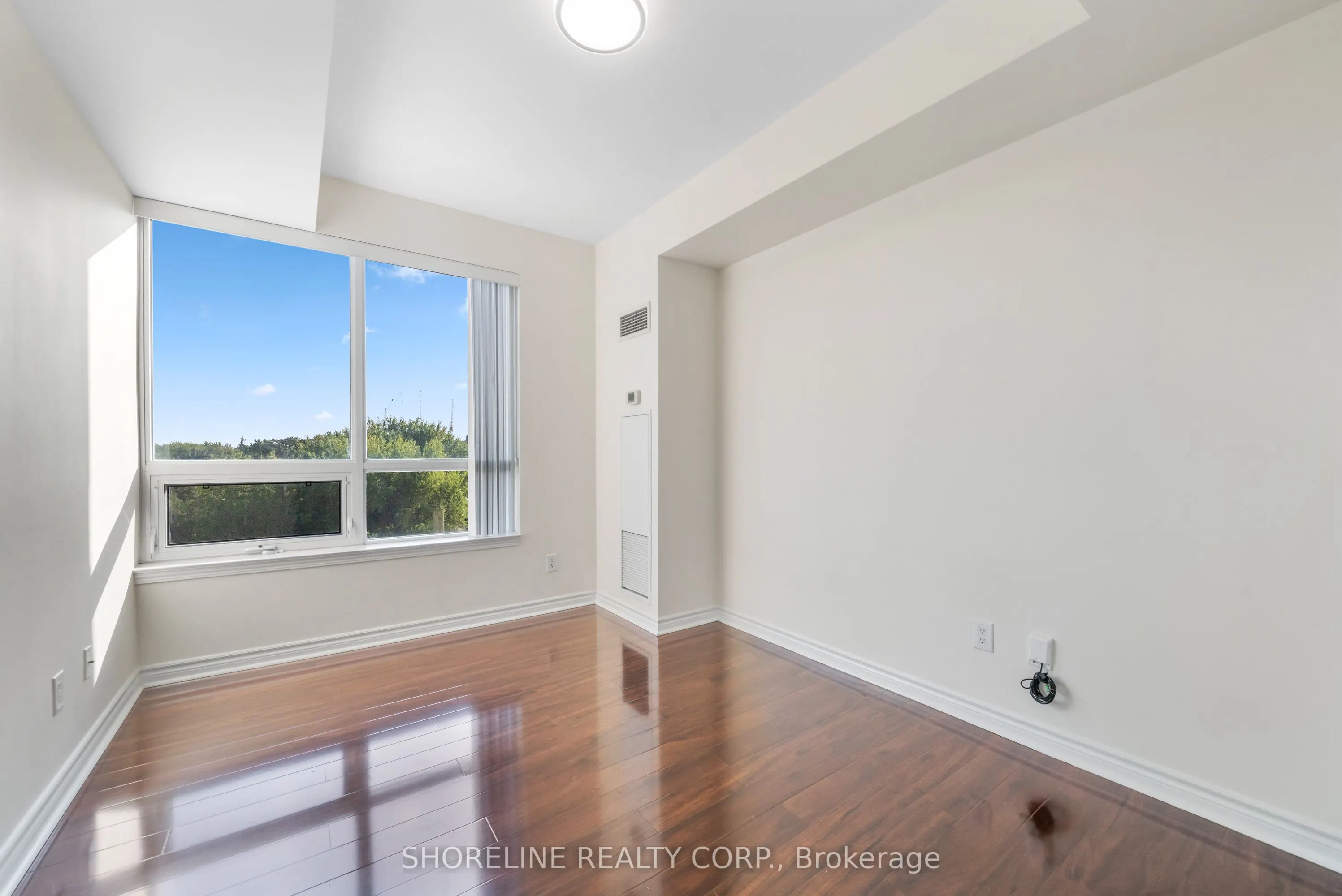 3865 Lake Shore Boulevard W, #303