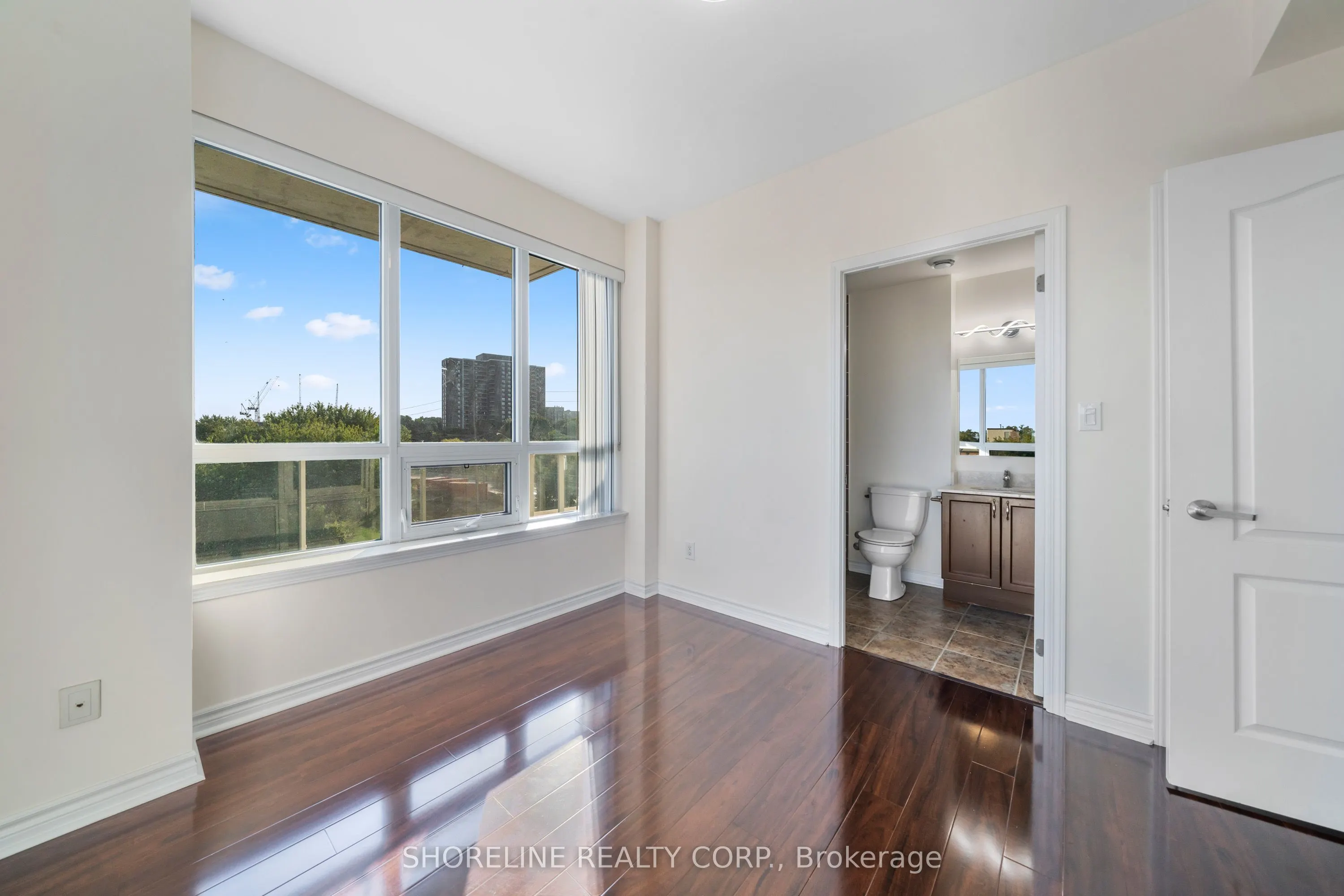 3865 Lake Shore Boulevard W, #303