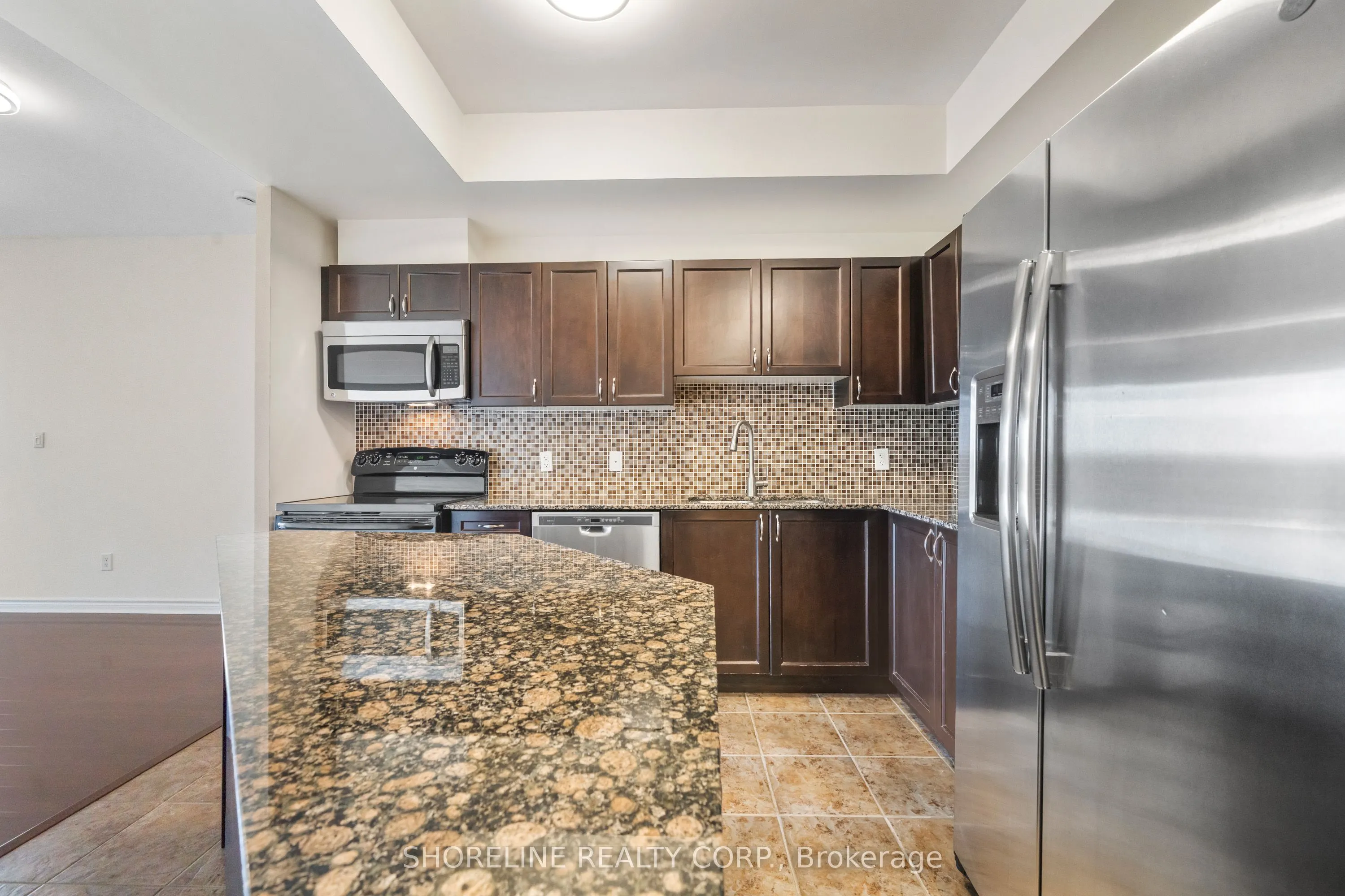 3865 Lake Shore Boulevard W, #303