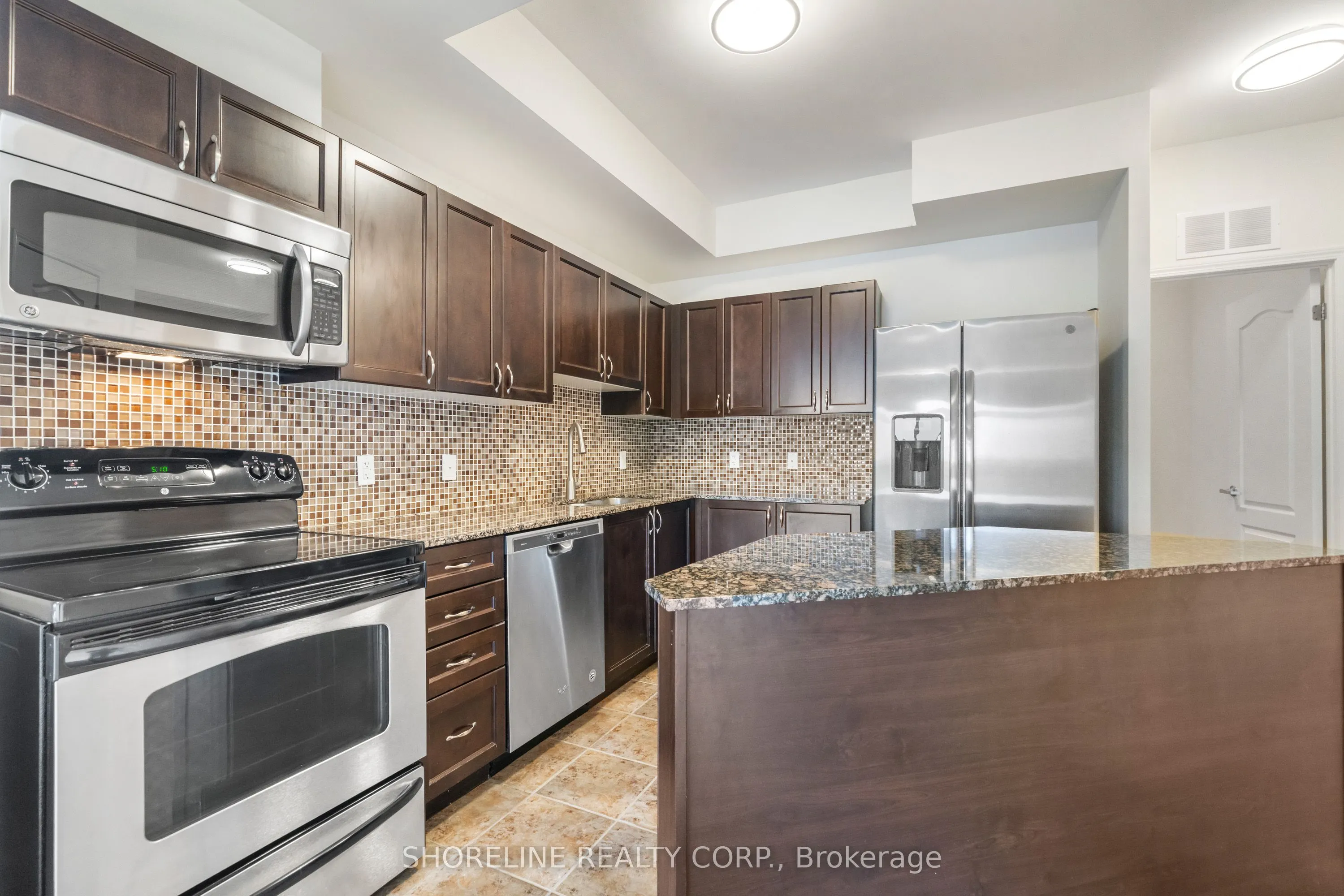 3865 Lake Shore Boulevard W, #303