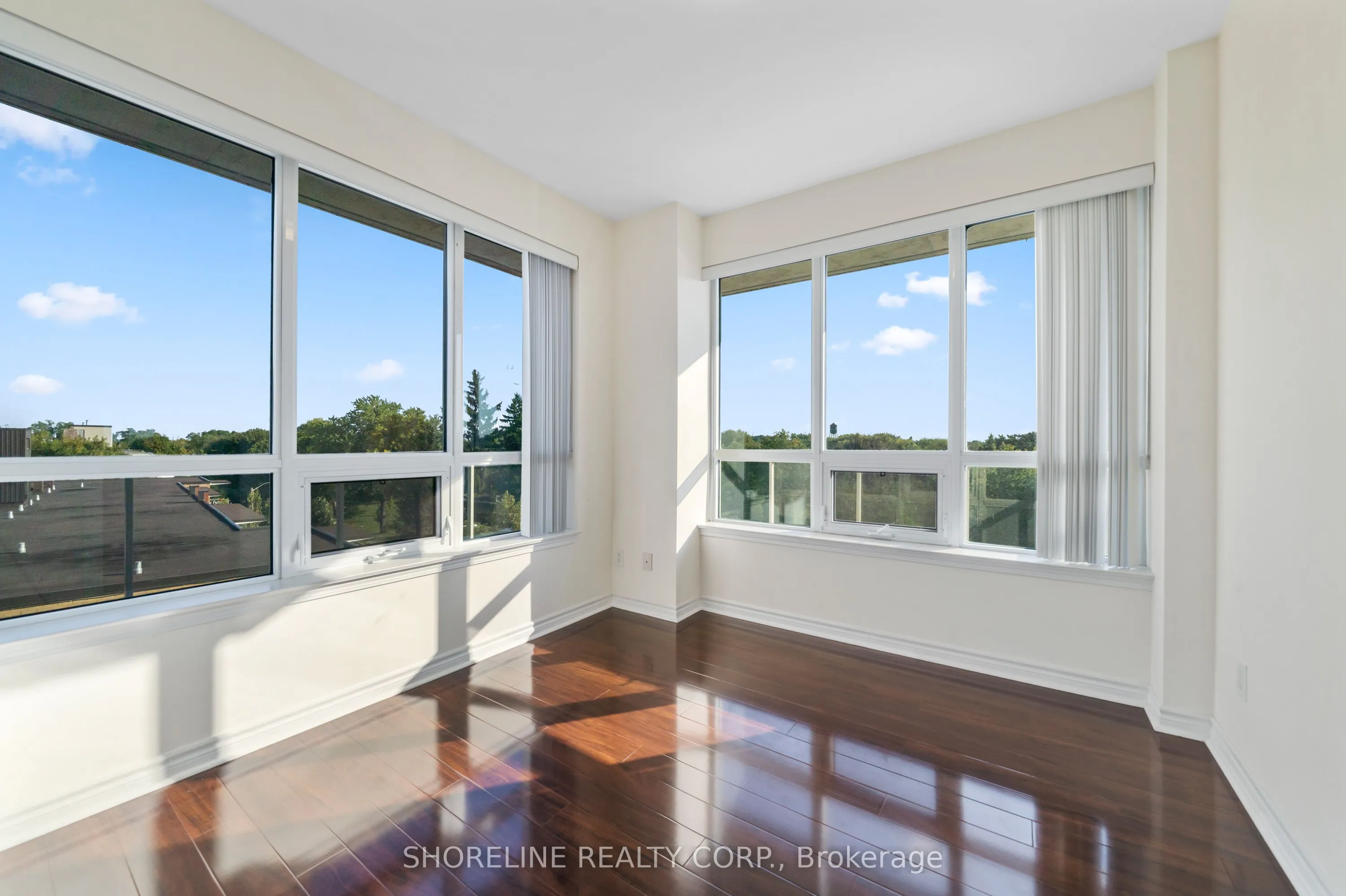 3865 Lake Shore Boulevard W, #303
