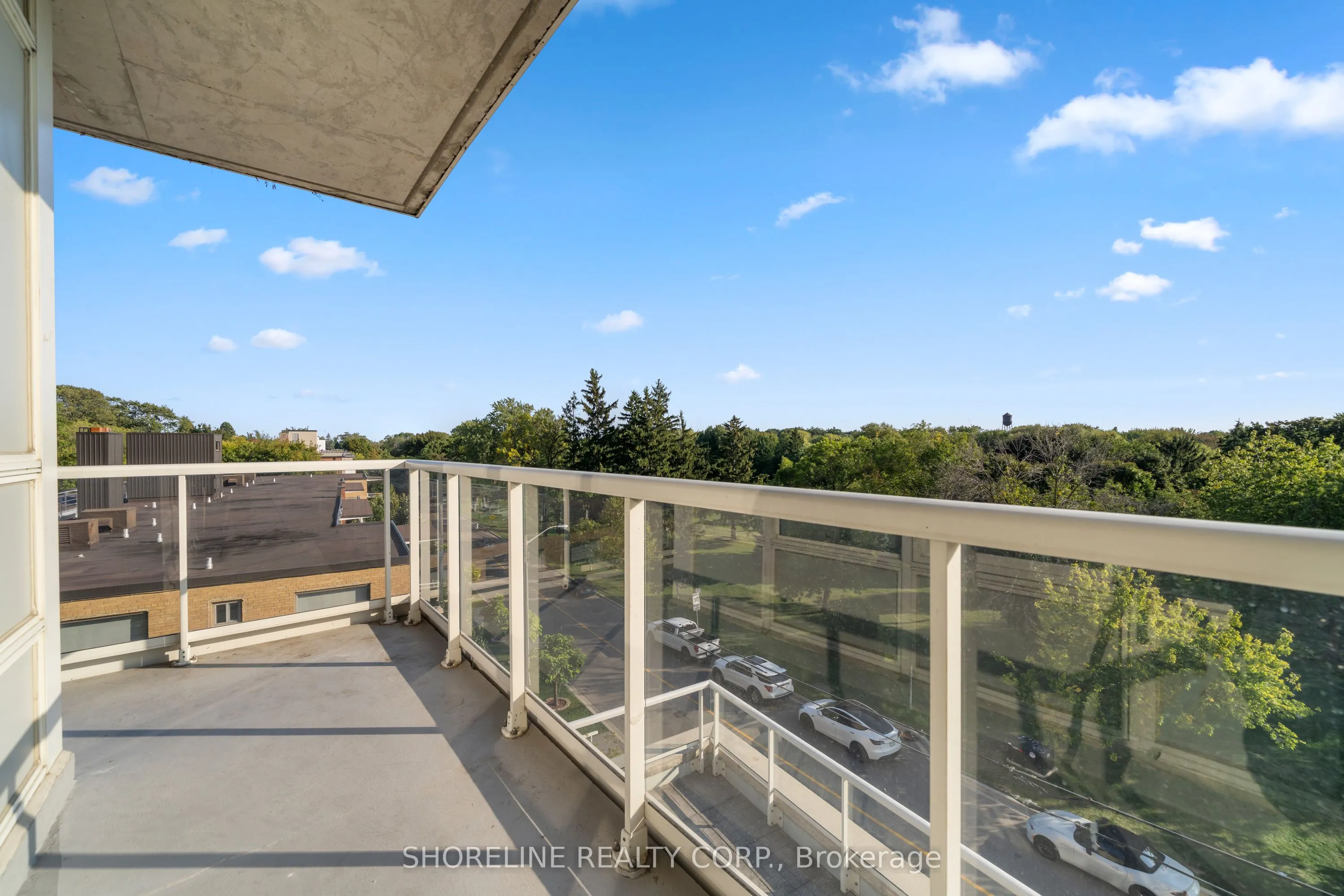 3865 Lake Shore Boulevard W, #303