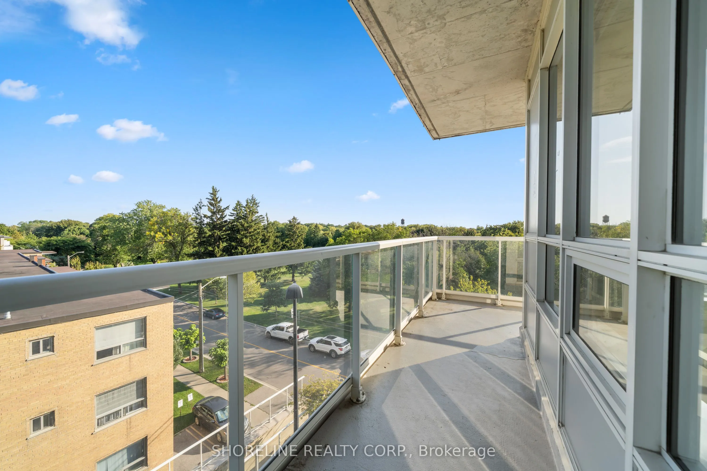 3865 Lake Shore Boulevard W, #303