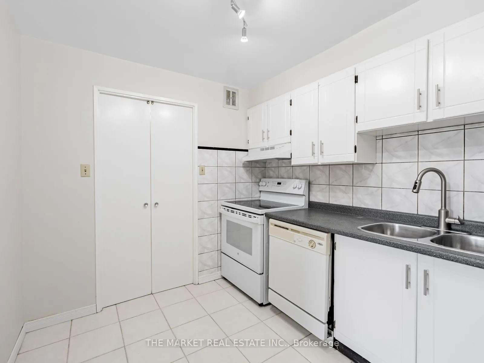 1320 Mississauga Valley Boulevard, #507