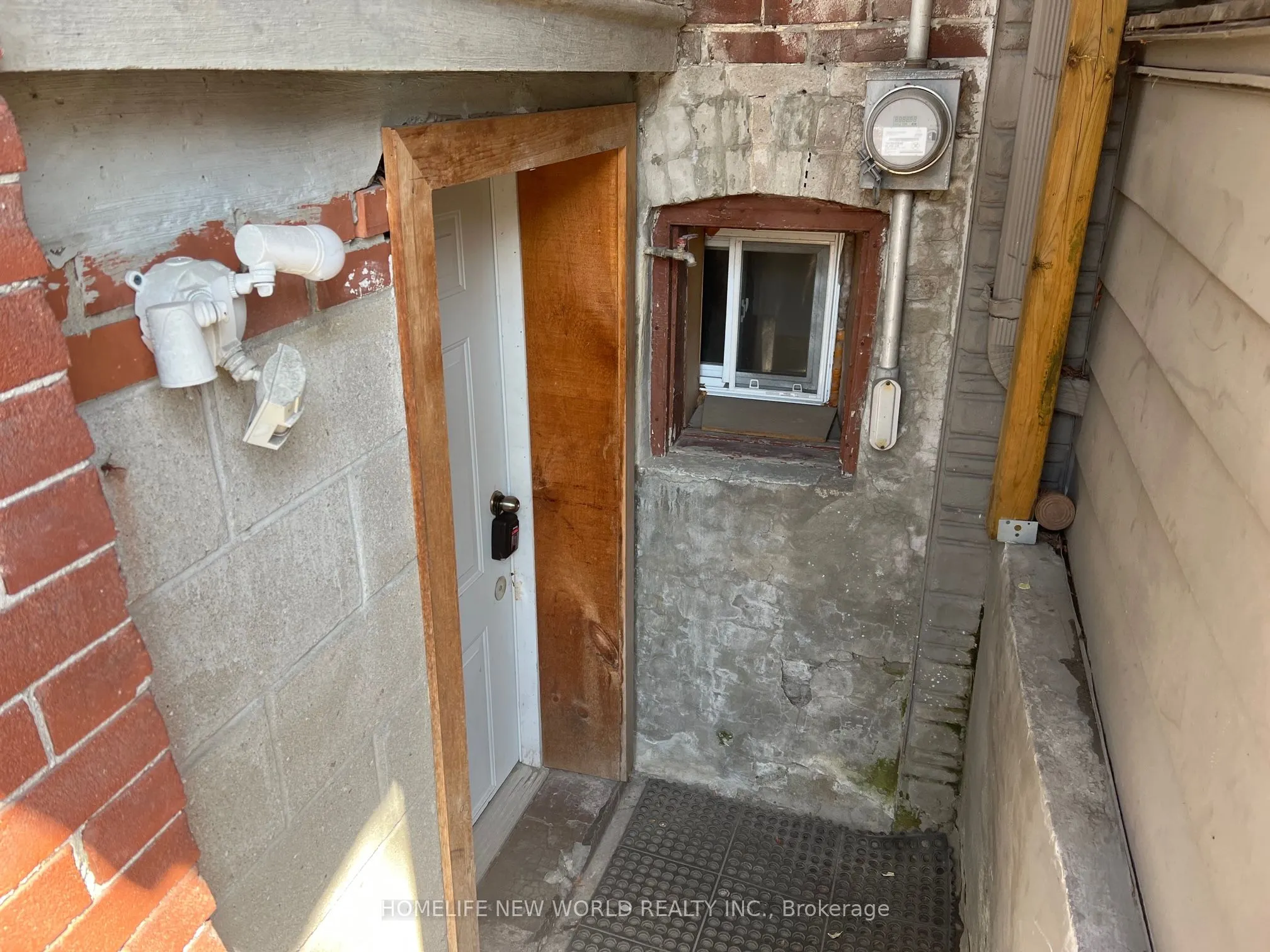 751 St Clarens Avenue, #Lower