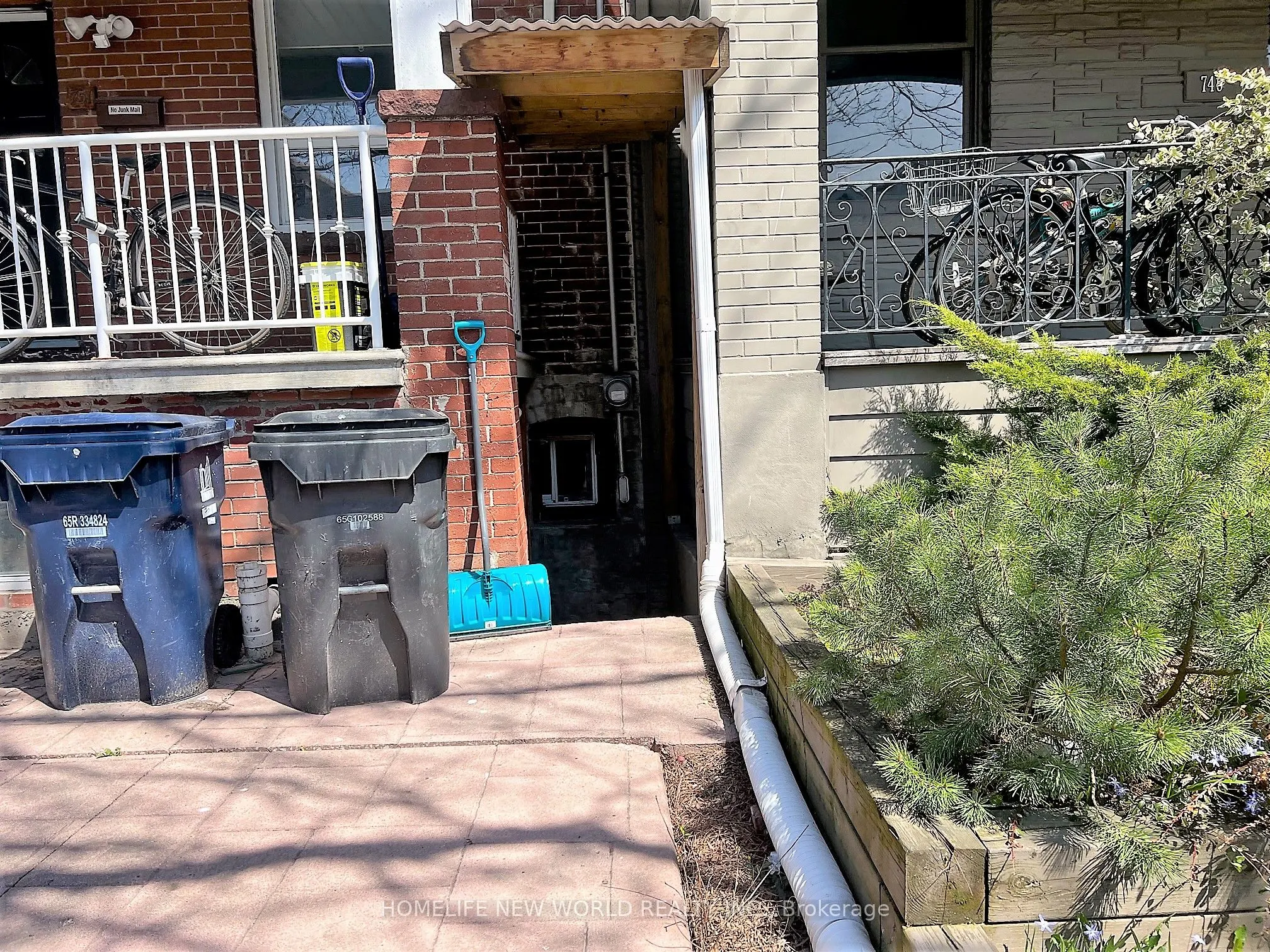 751 St Clarens Avenue, #Lower