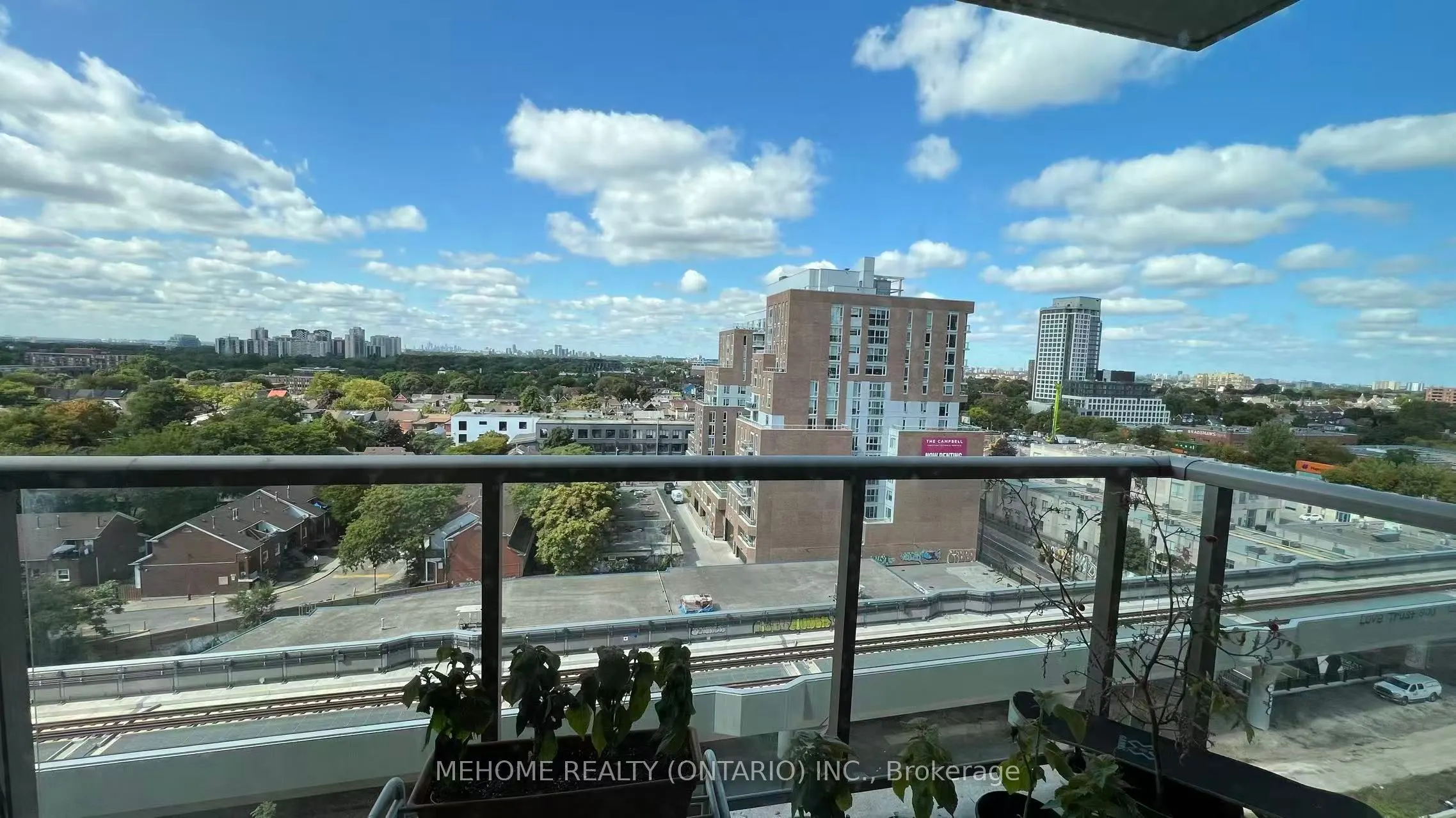 816 Lansdowne Avenue, #1111