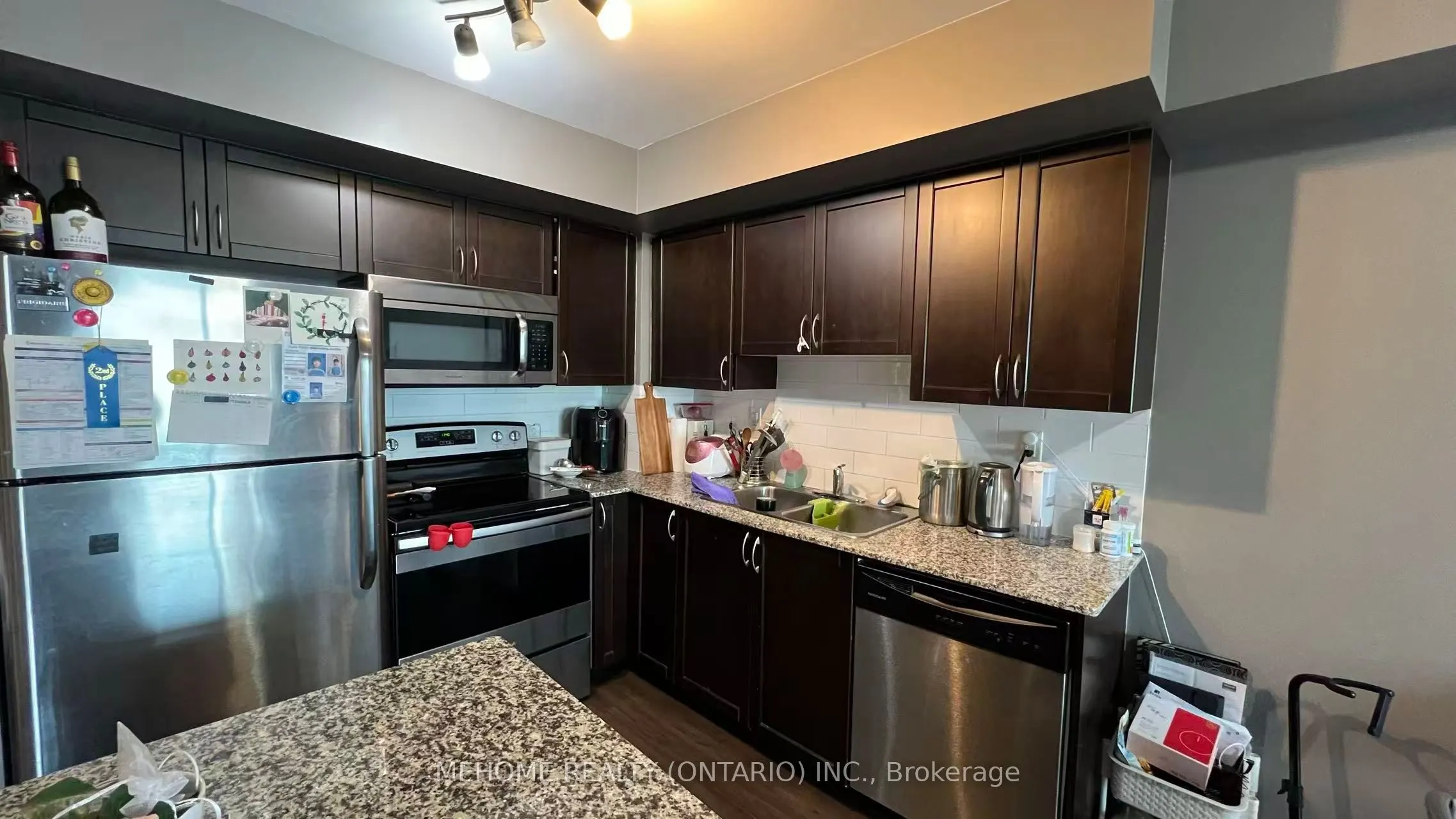 816 Lansdowne Avenue, #1111