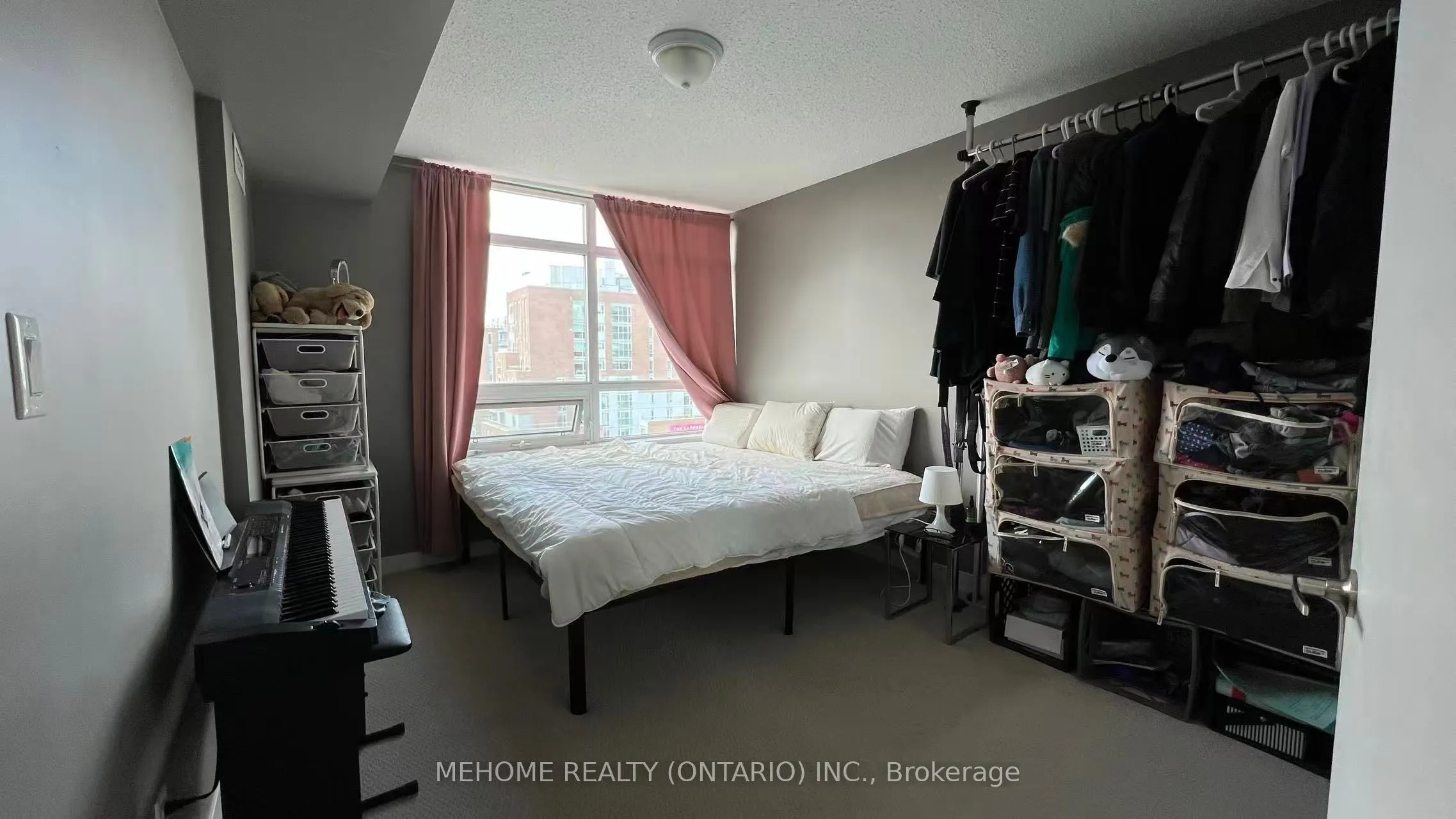 816 Lansdowne Avenue, #1111