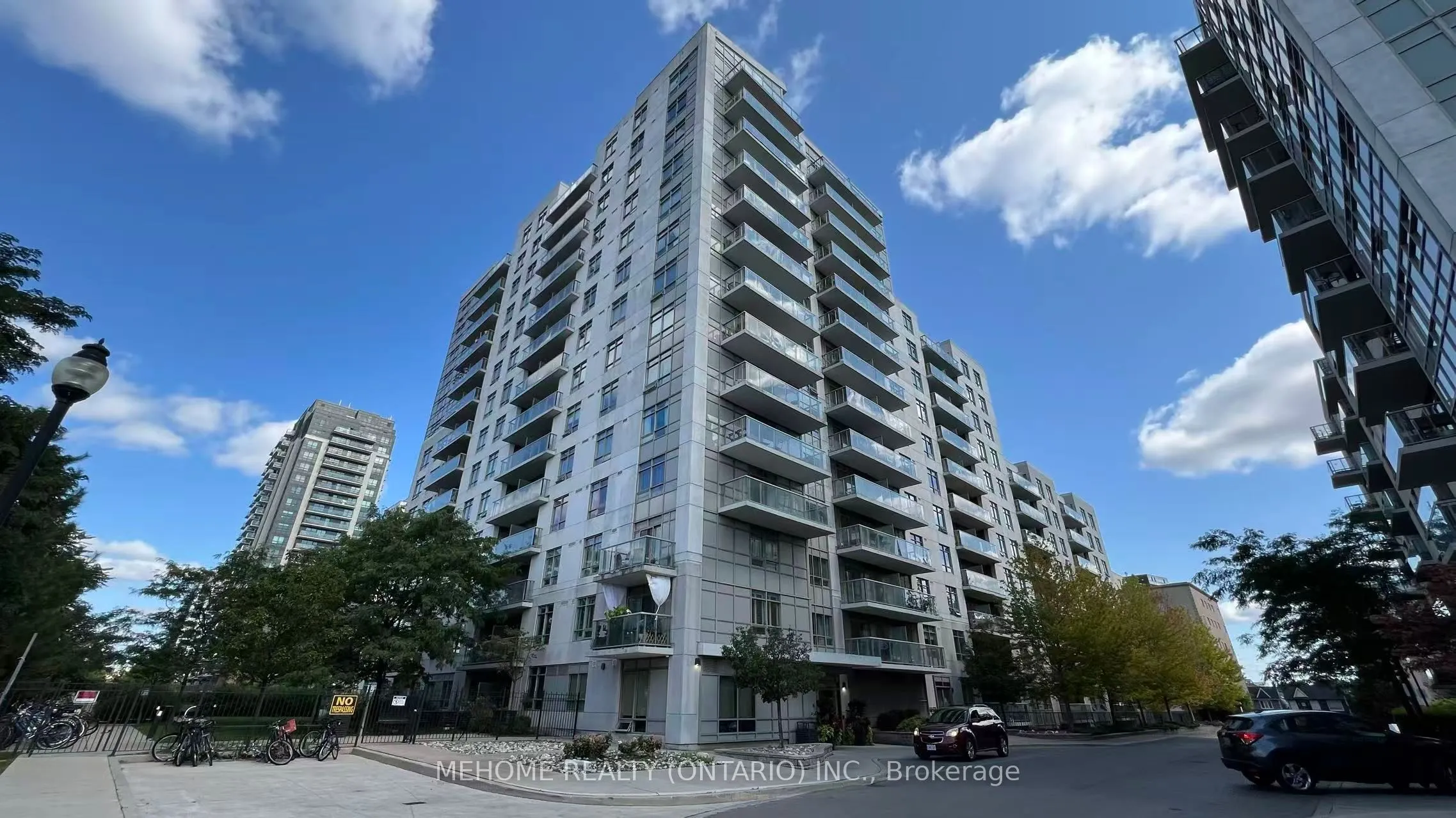 816 Lansdowne Avenue, #1111