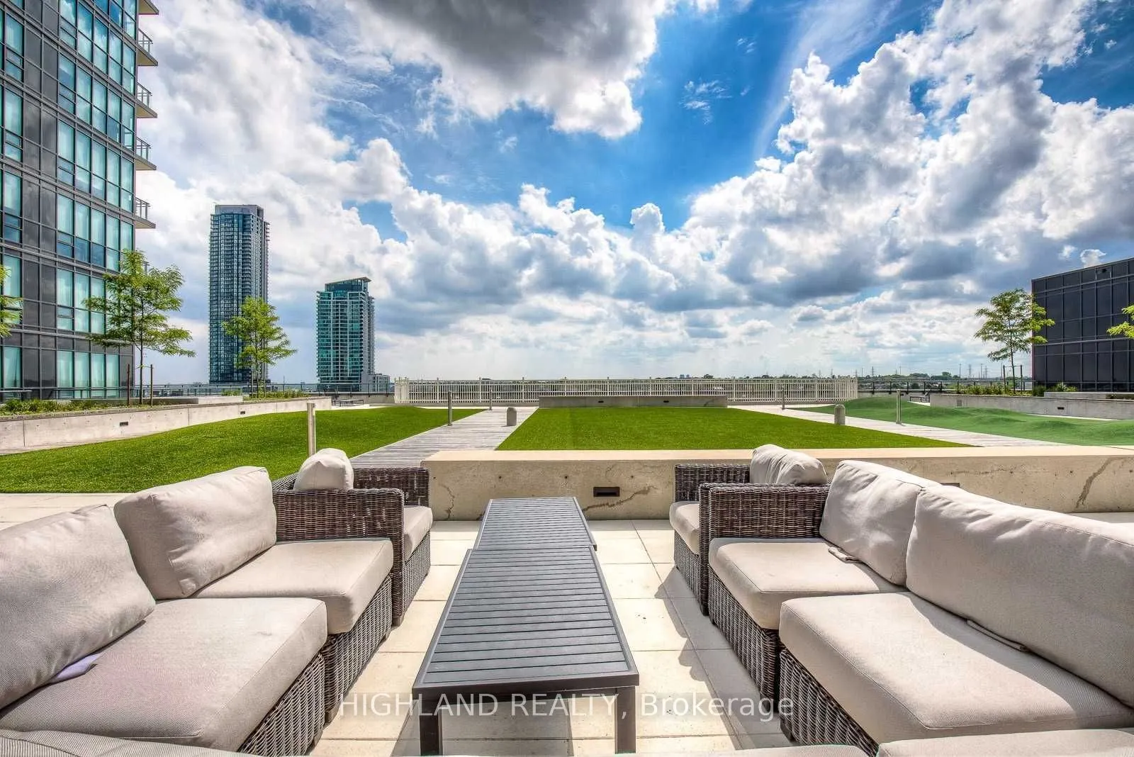 510 Curran Place, #1010