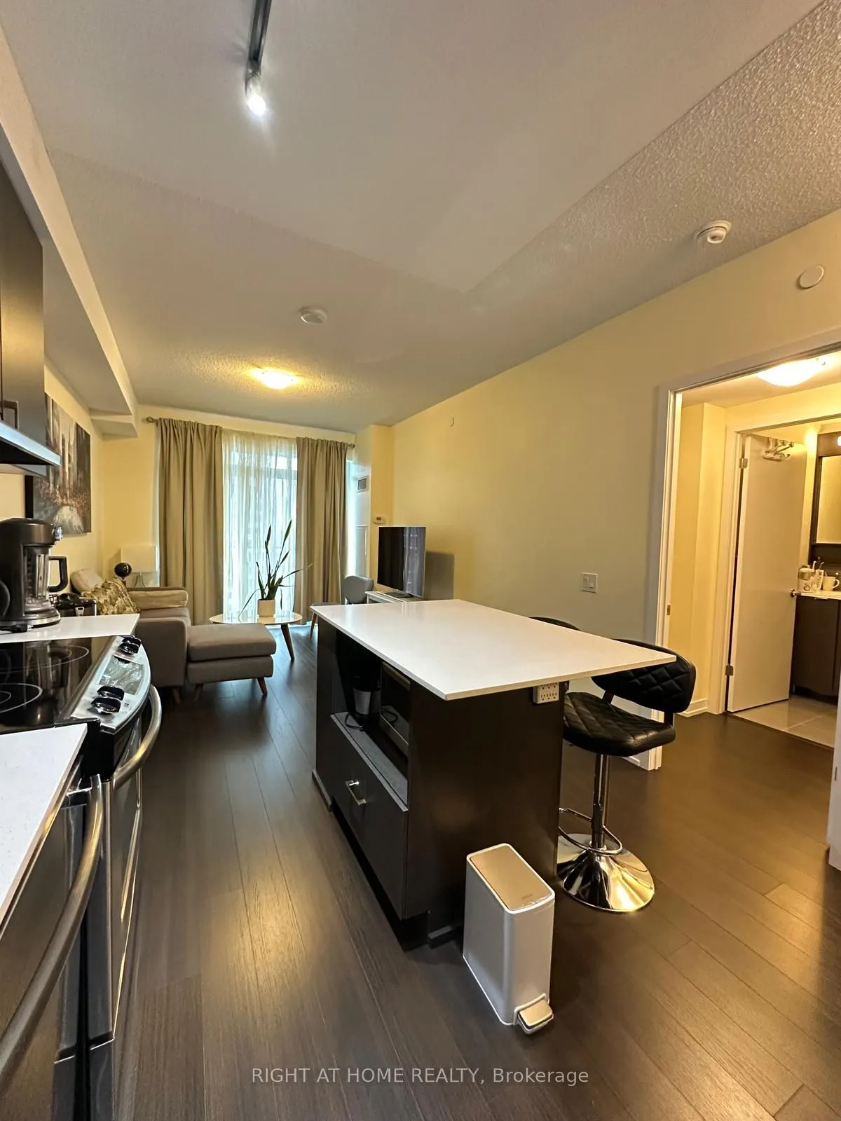 2560 Eglinton Avenue W, #1803
