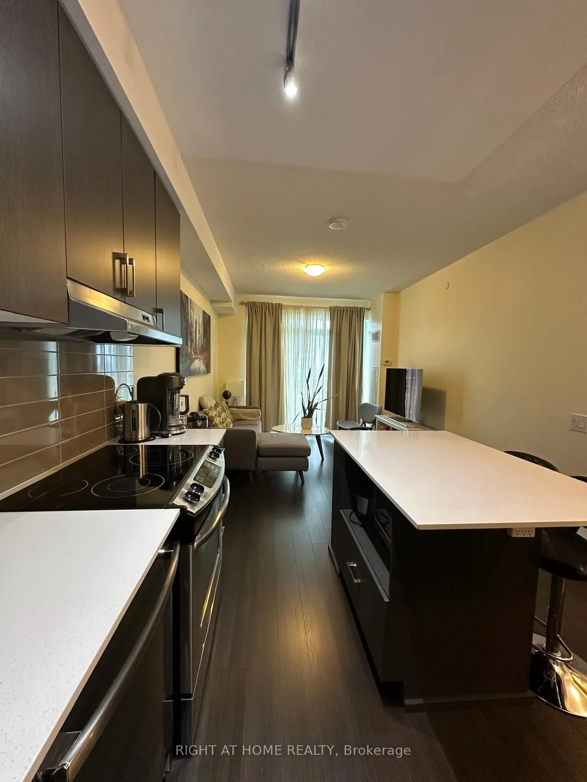 2560 Eglinton Avenue W, #1803