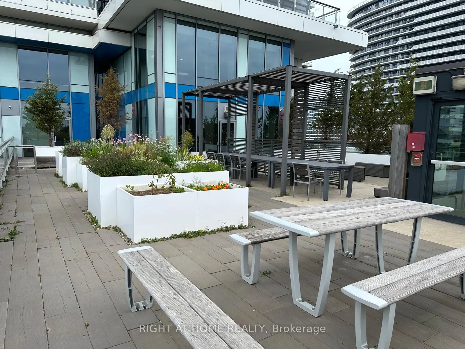 2560 Eglinton Avenue W, #1803