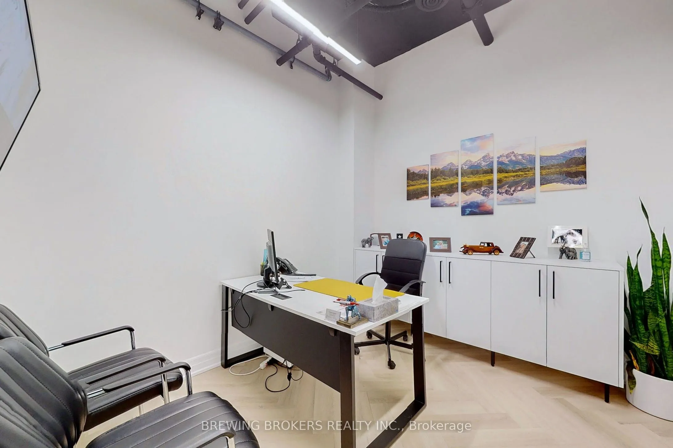 1275 Finch Avenue W, #404-406