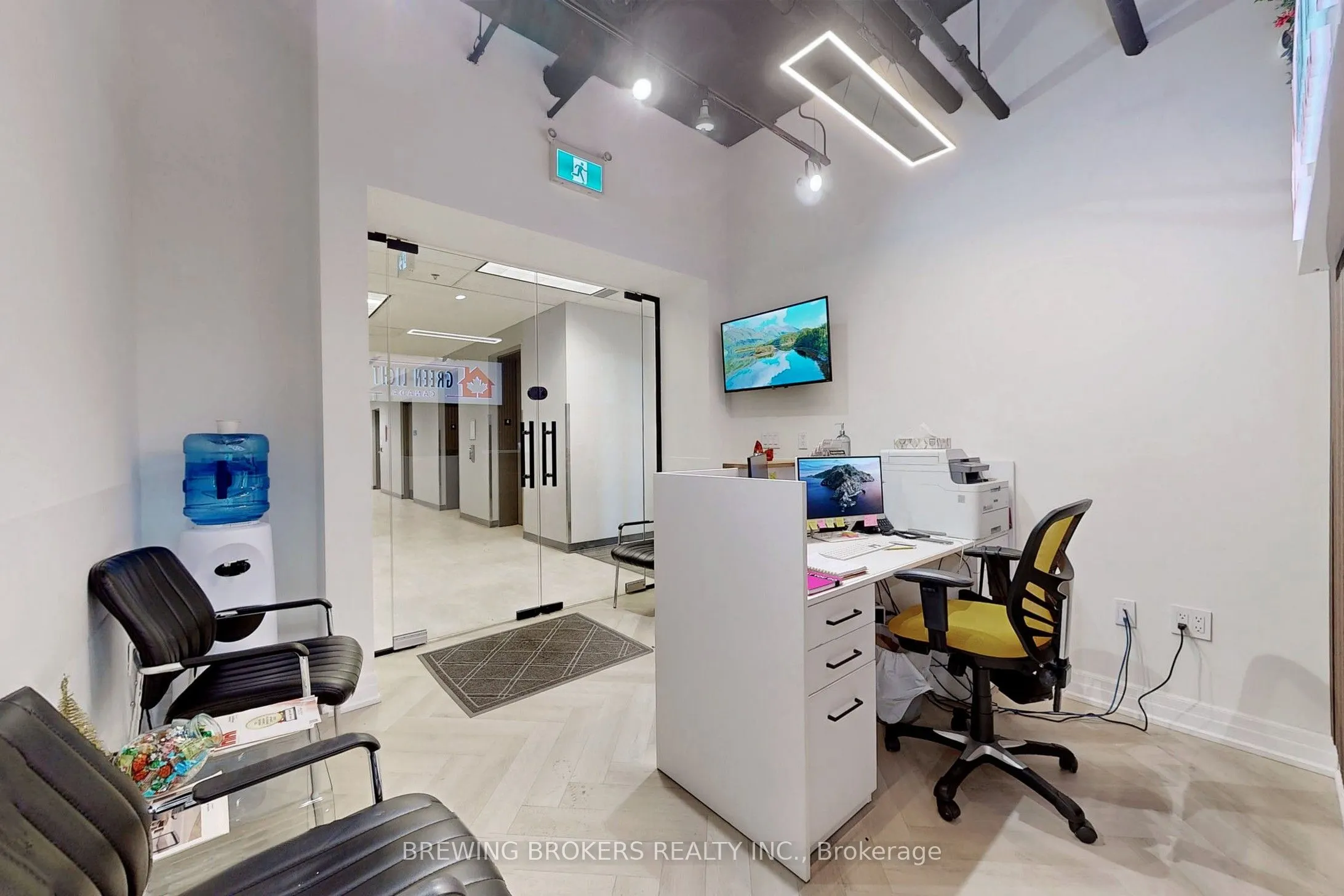 1275 Finch Avenue W, #404-406