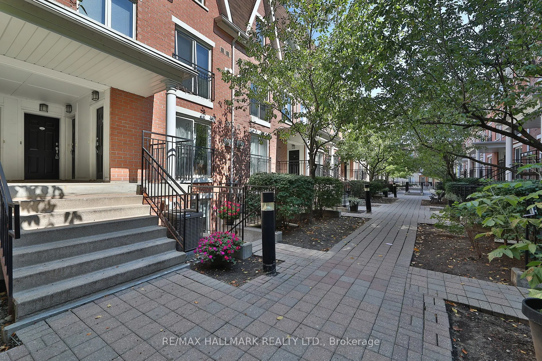 18 Laidlaw Street, #1005
