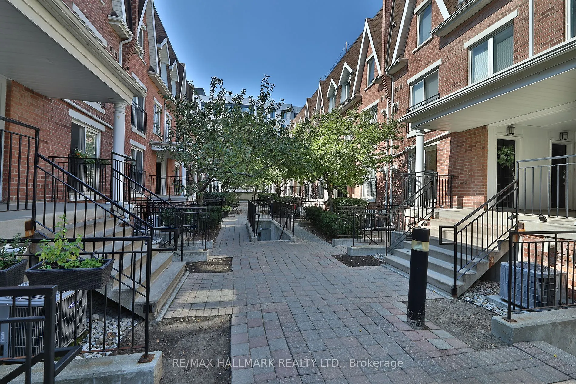 18 Laidlaw Street, #1005
