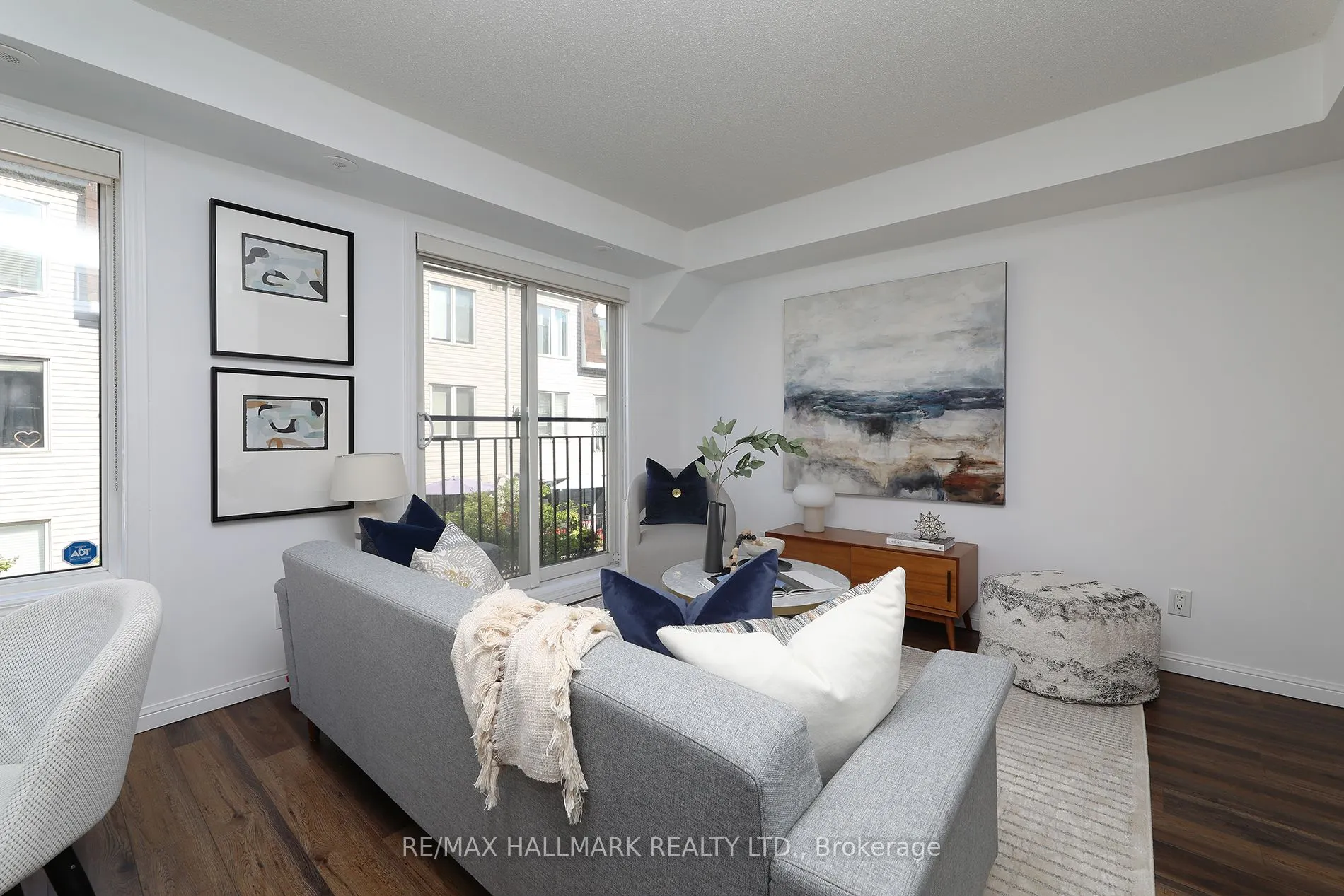 18 Laidlaw Street, #1005