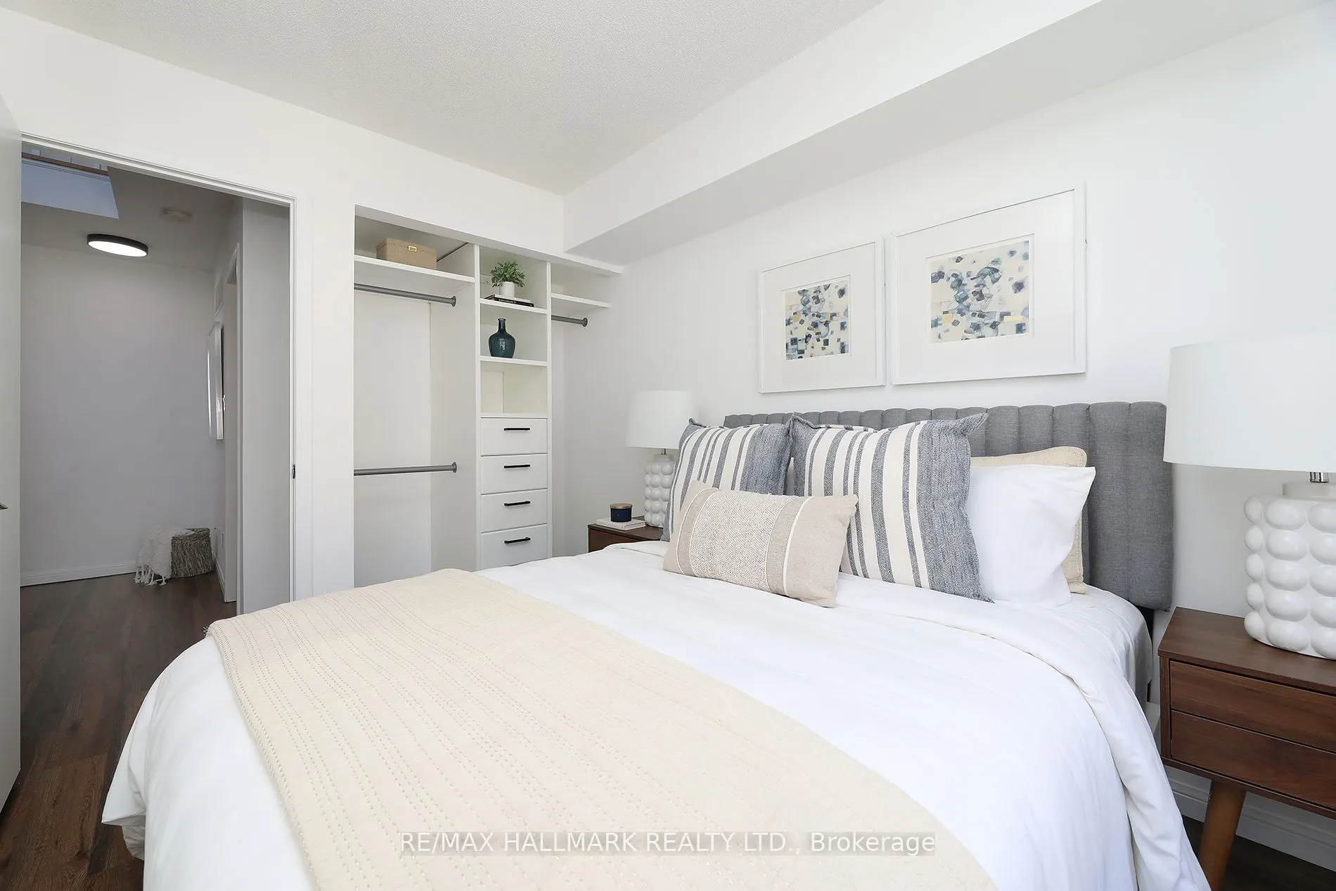 18 Laidlaw Street, #1005