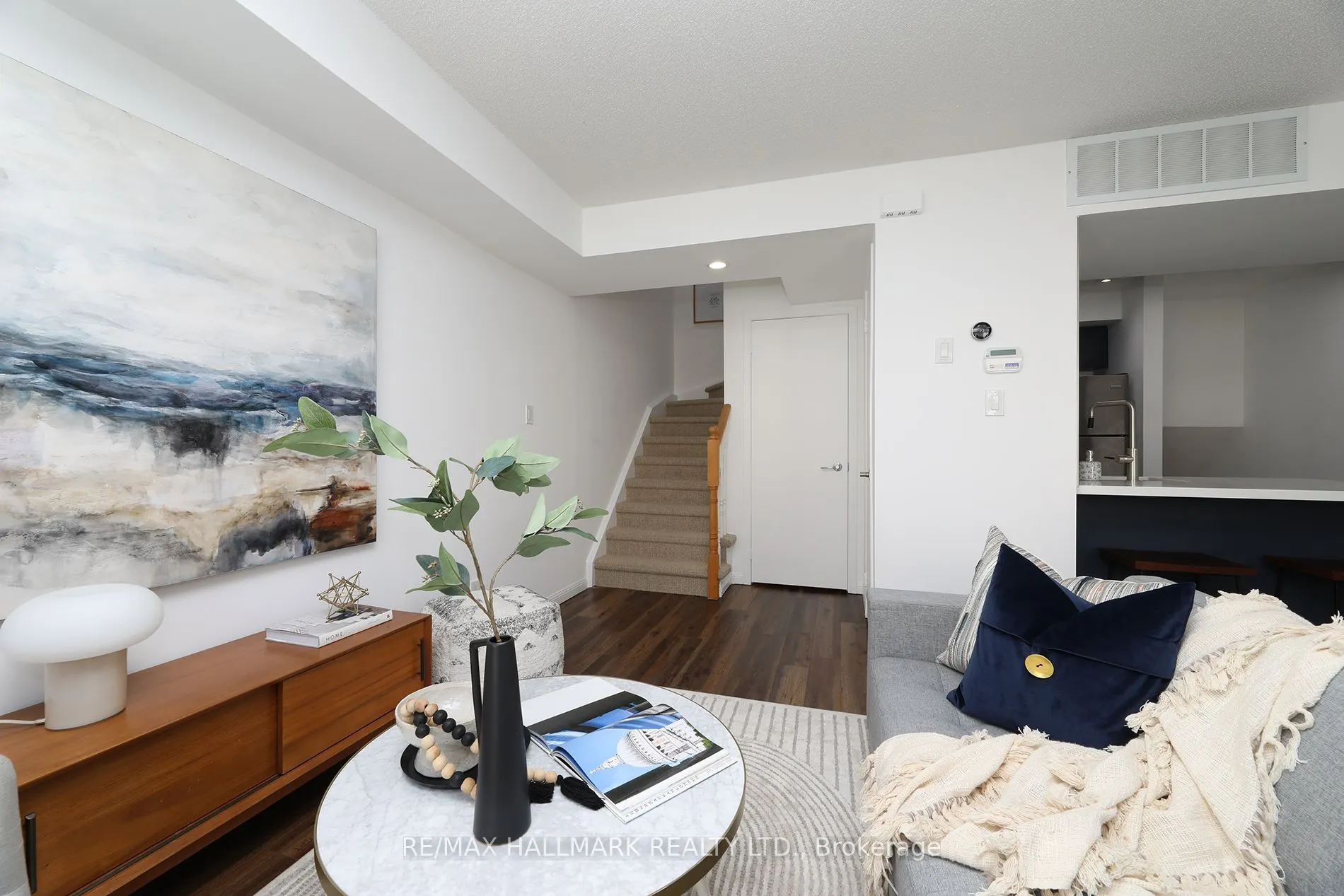 18 Laidlaw Street, #1005