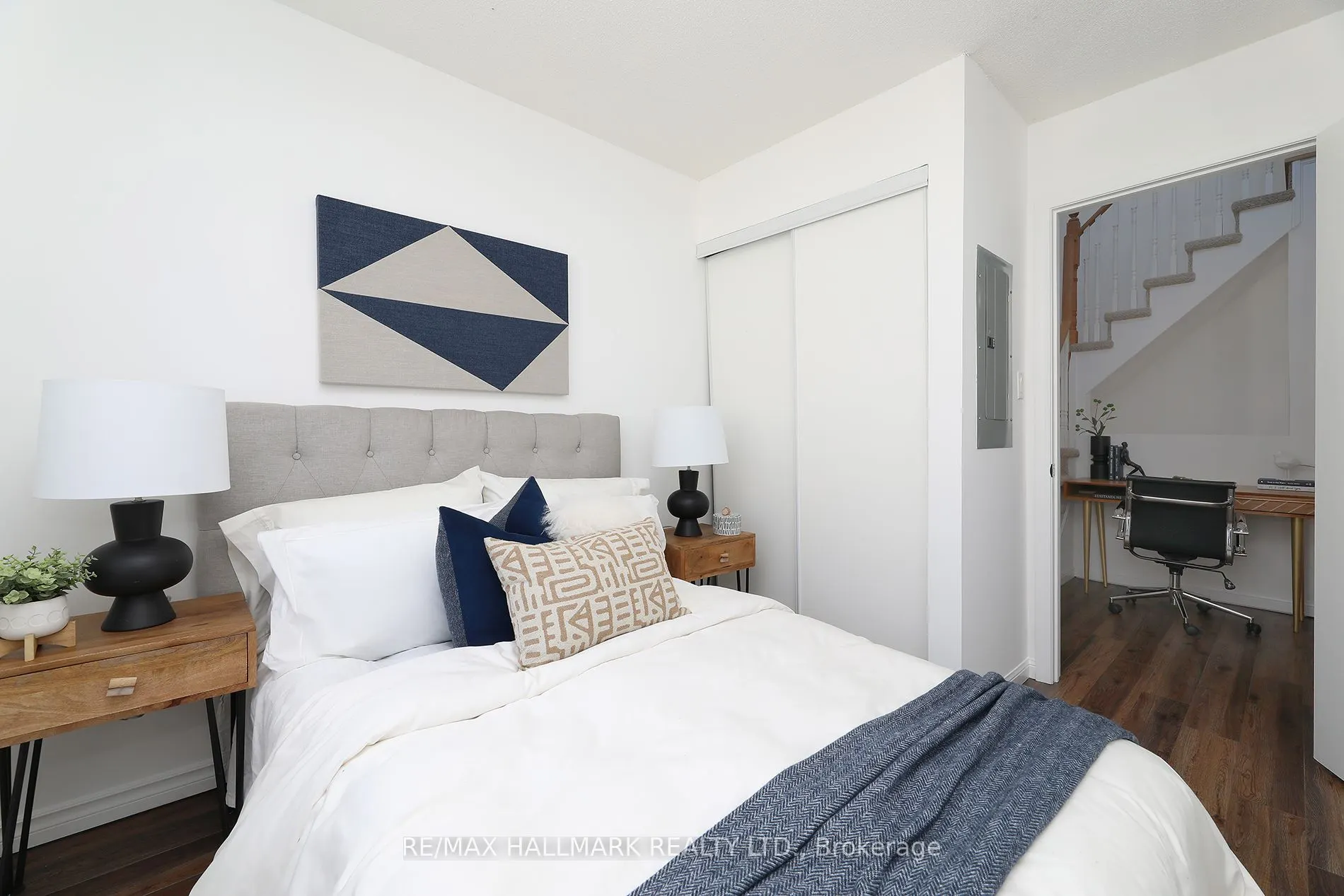 18 Laidlaw Street, #1005