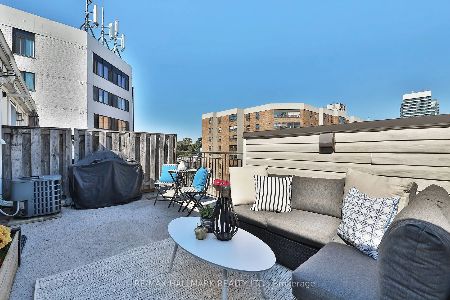 18 Laidlaw Street, #1005