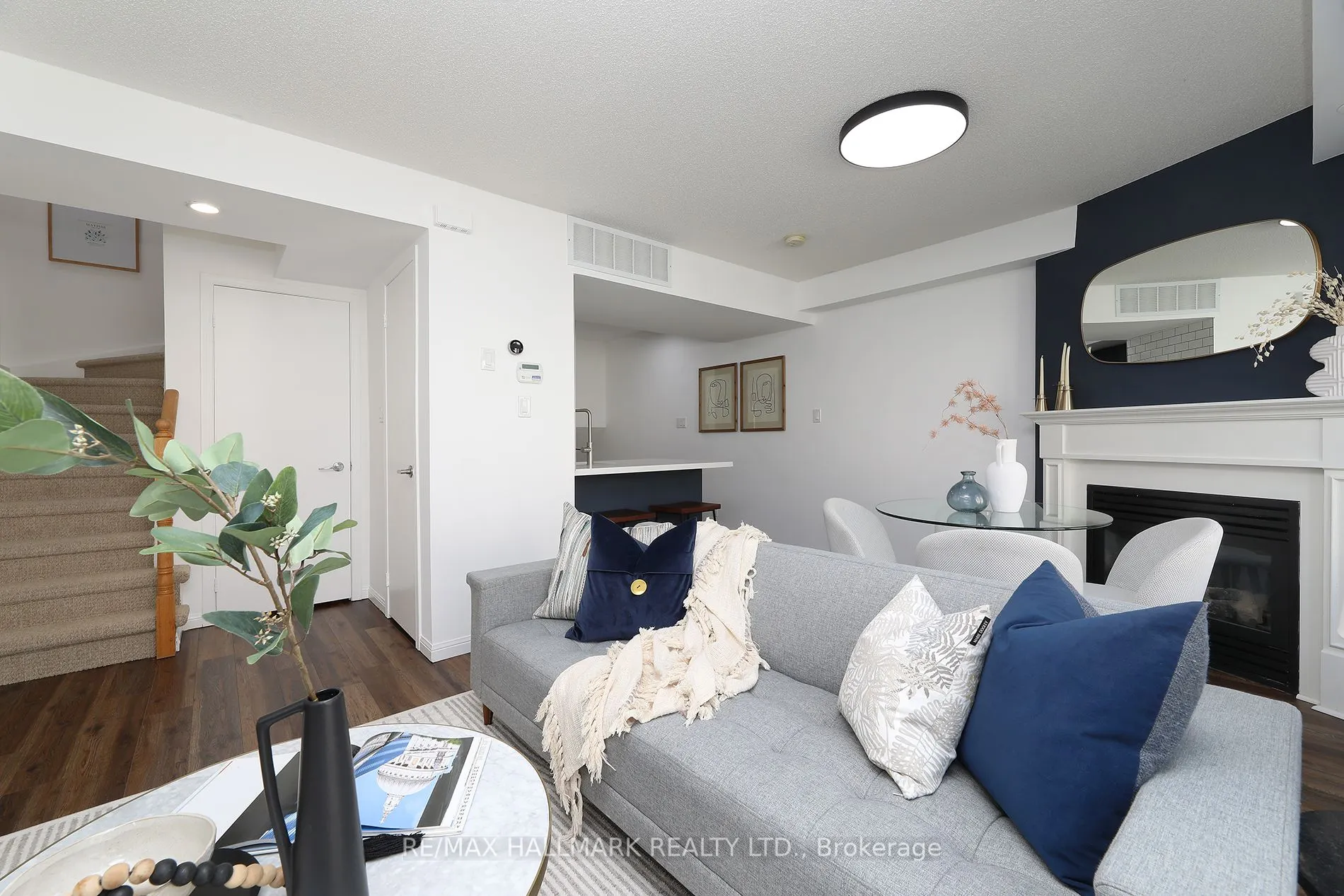 18 Laidlaw Street, #1005