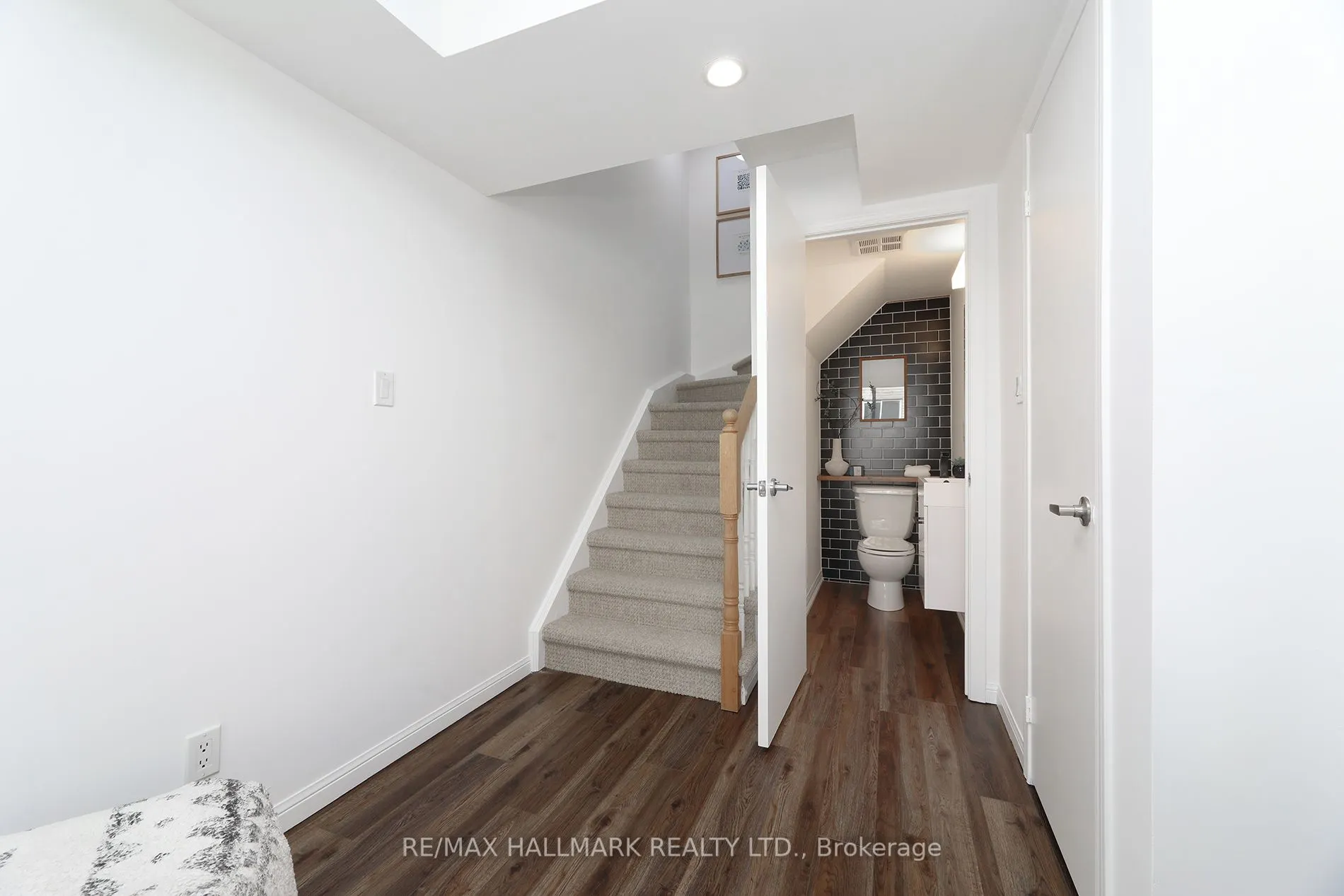 18 Laidlaw Street, #1005