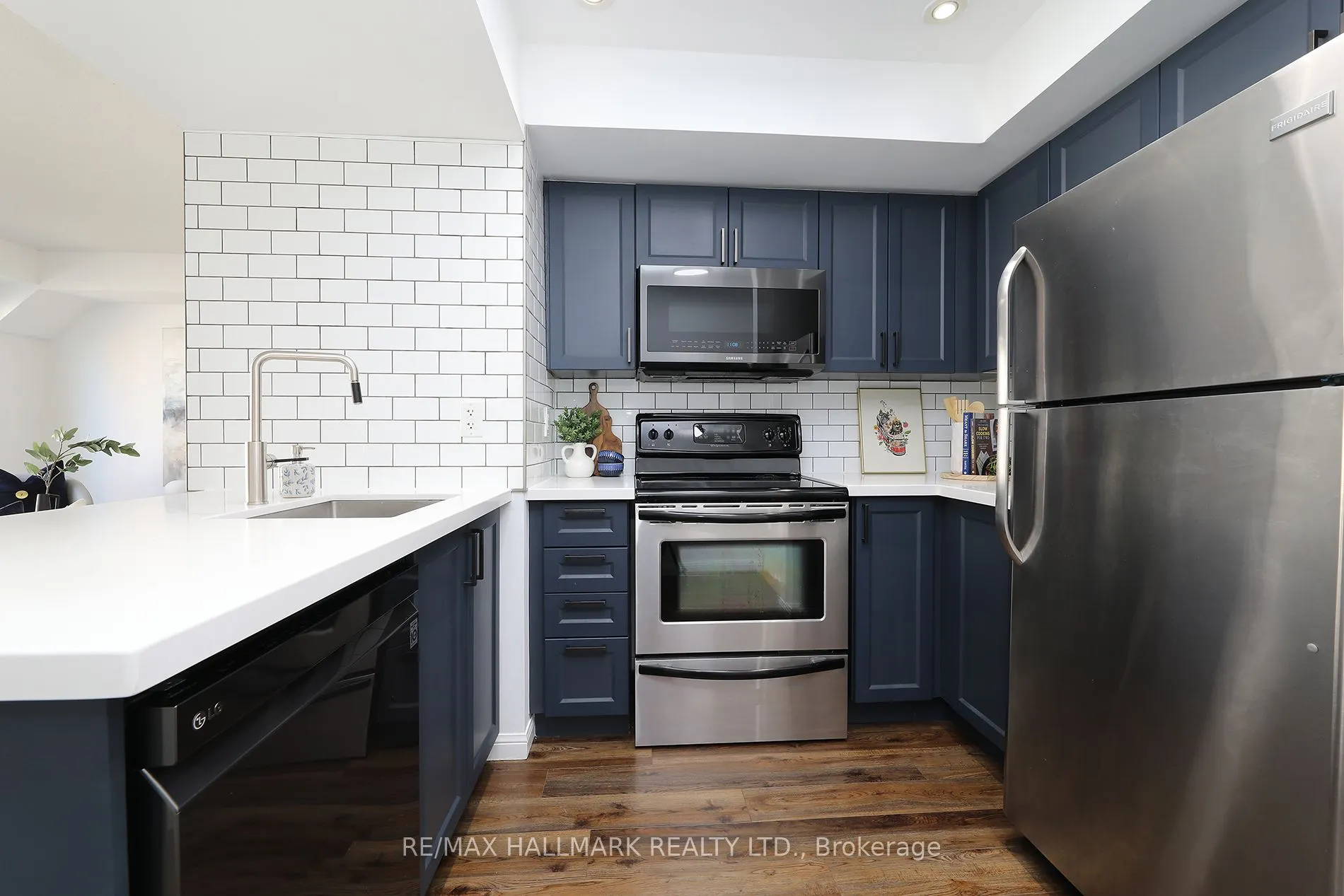 18 Laidlaw Street, #1005