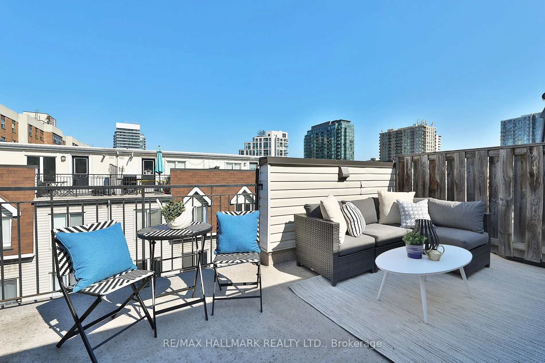 18 Laidlaw Street, #1005