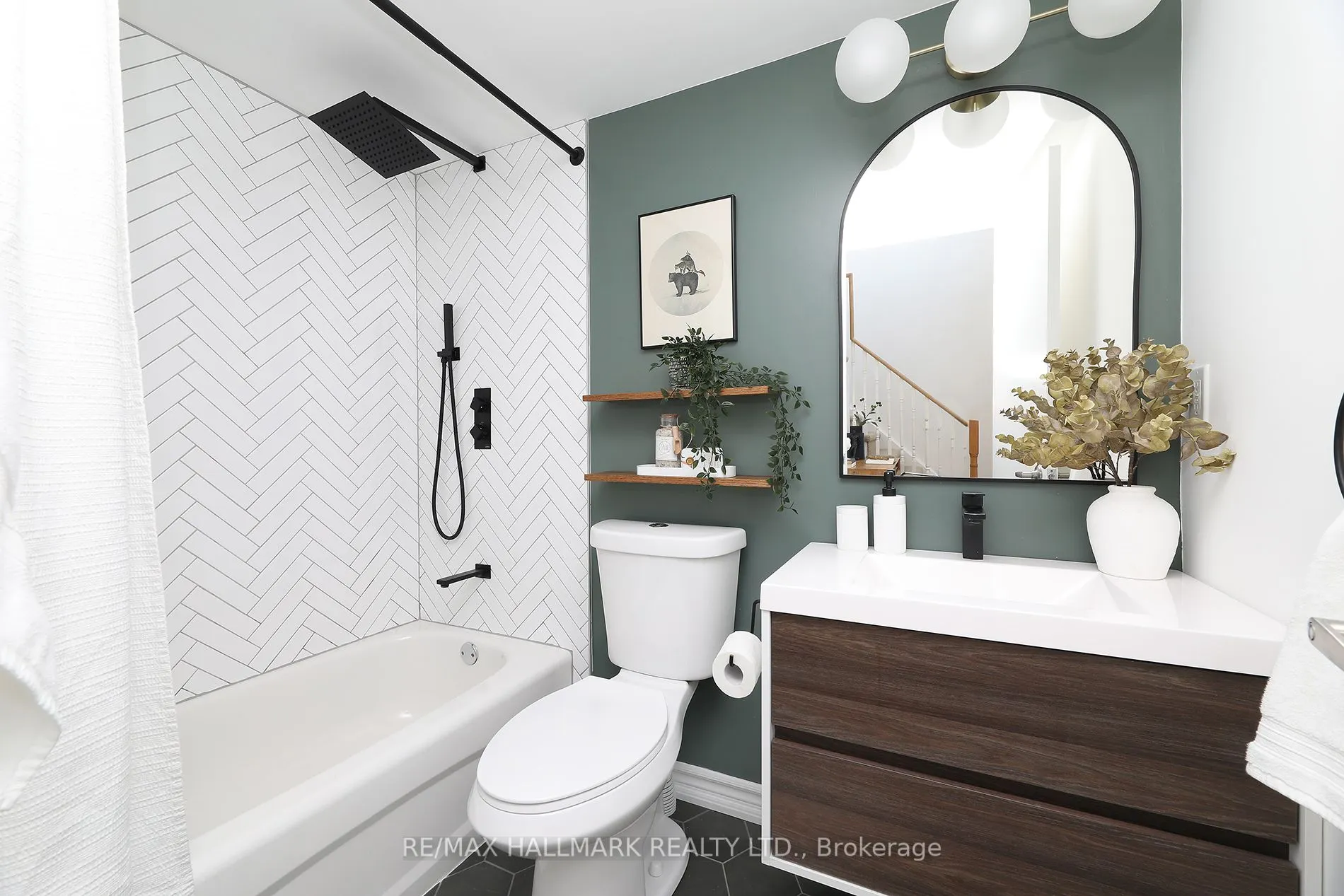 18 Laidlaw Street, #1005
