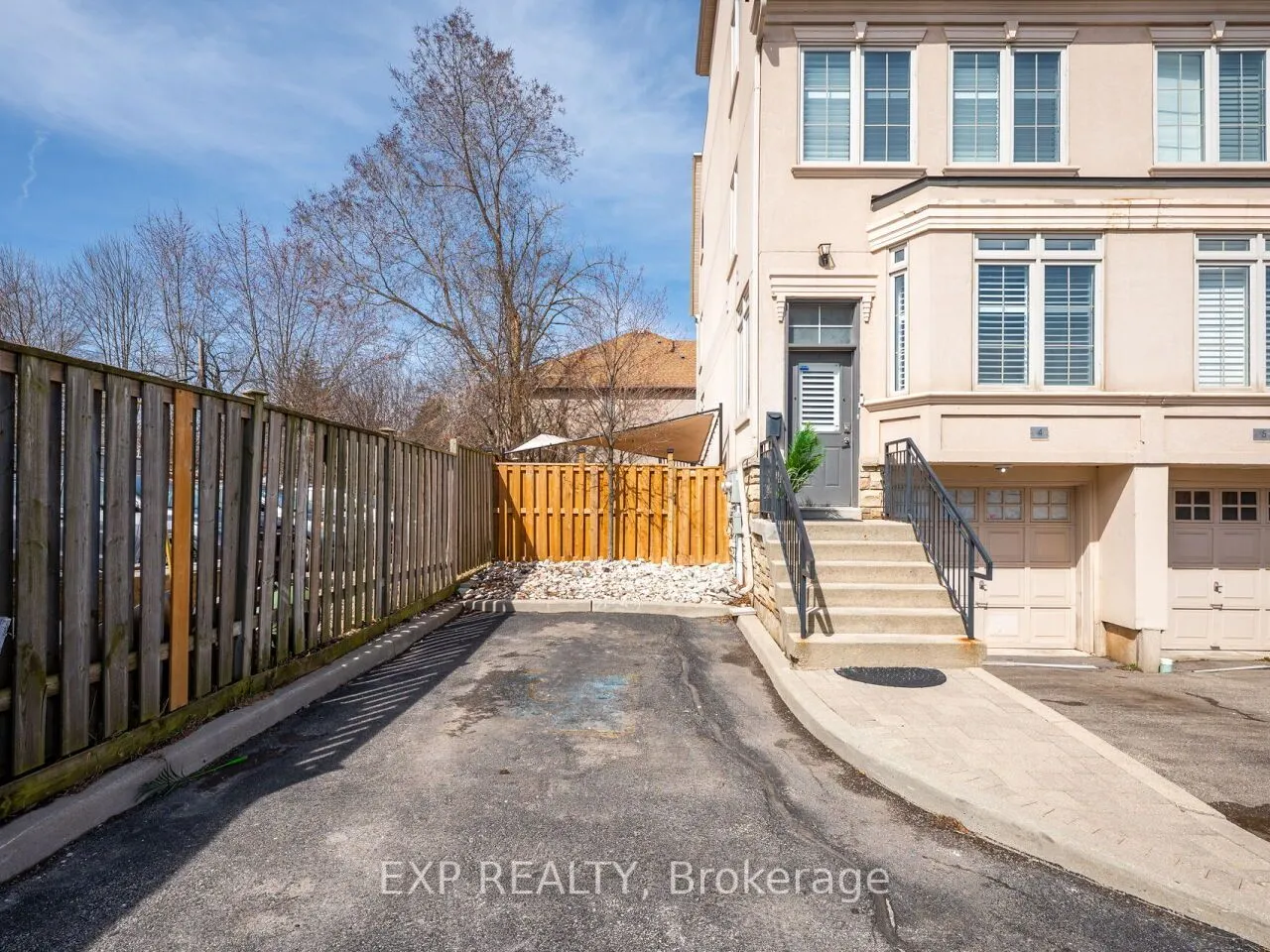 2351 Lakeshore Road W, #4