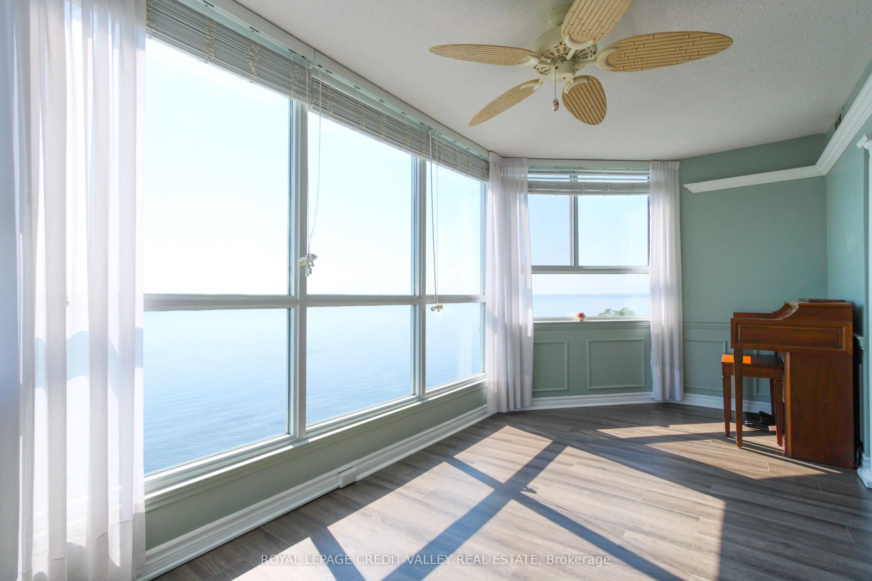 5280 Lakeshore Road, #911