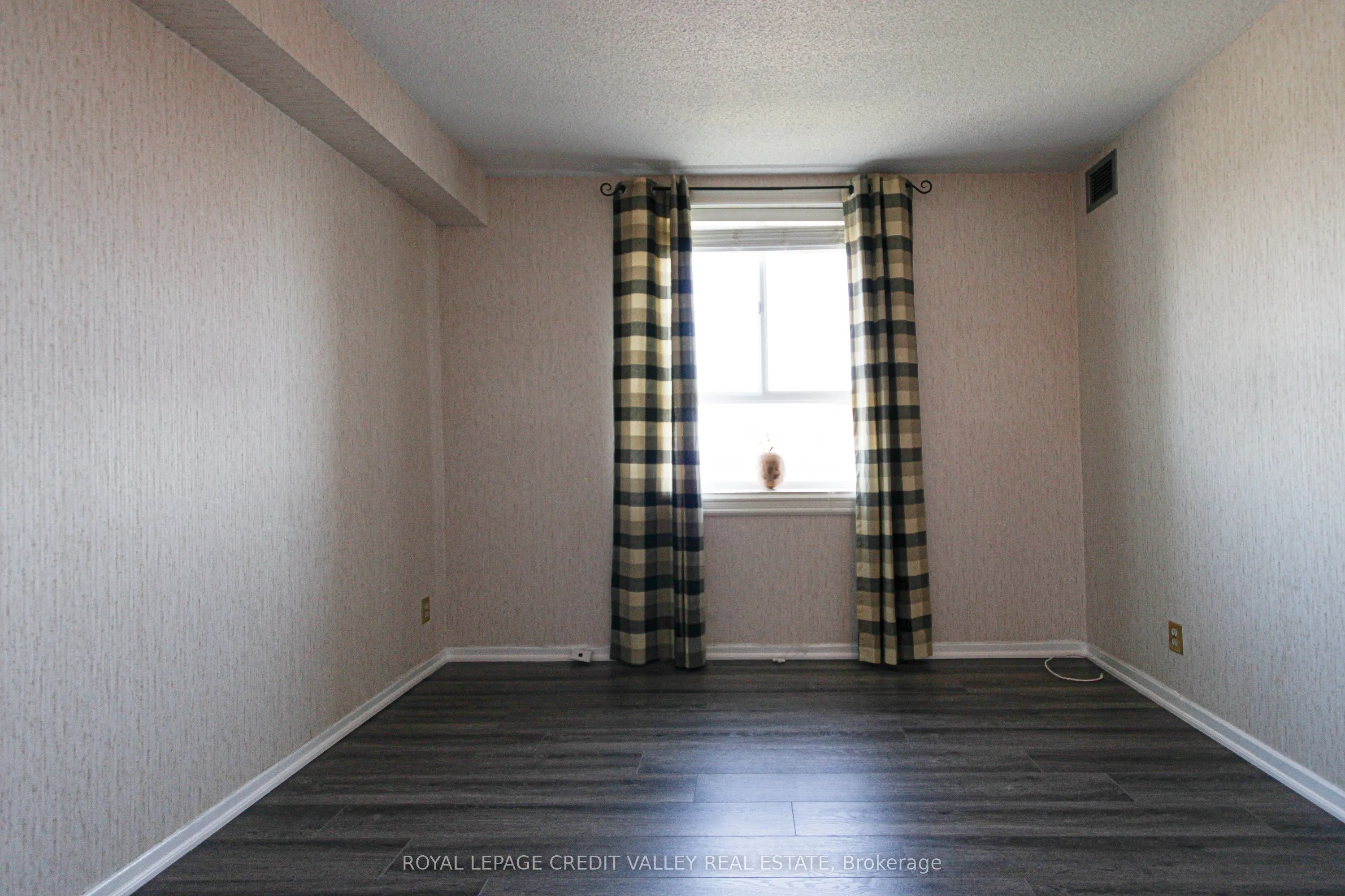 5280 Lakeshore Road, #911
