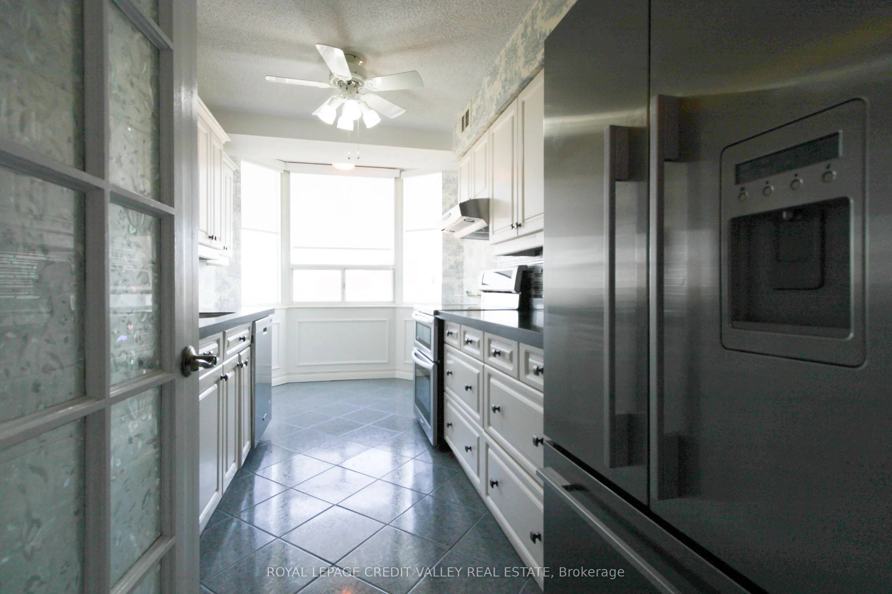 5280 Lakeshore Road, #911