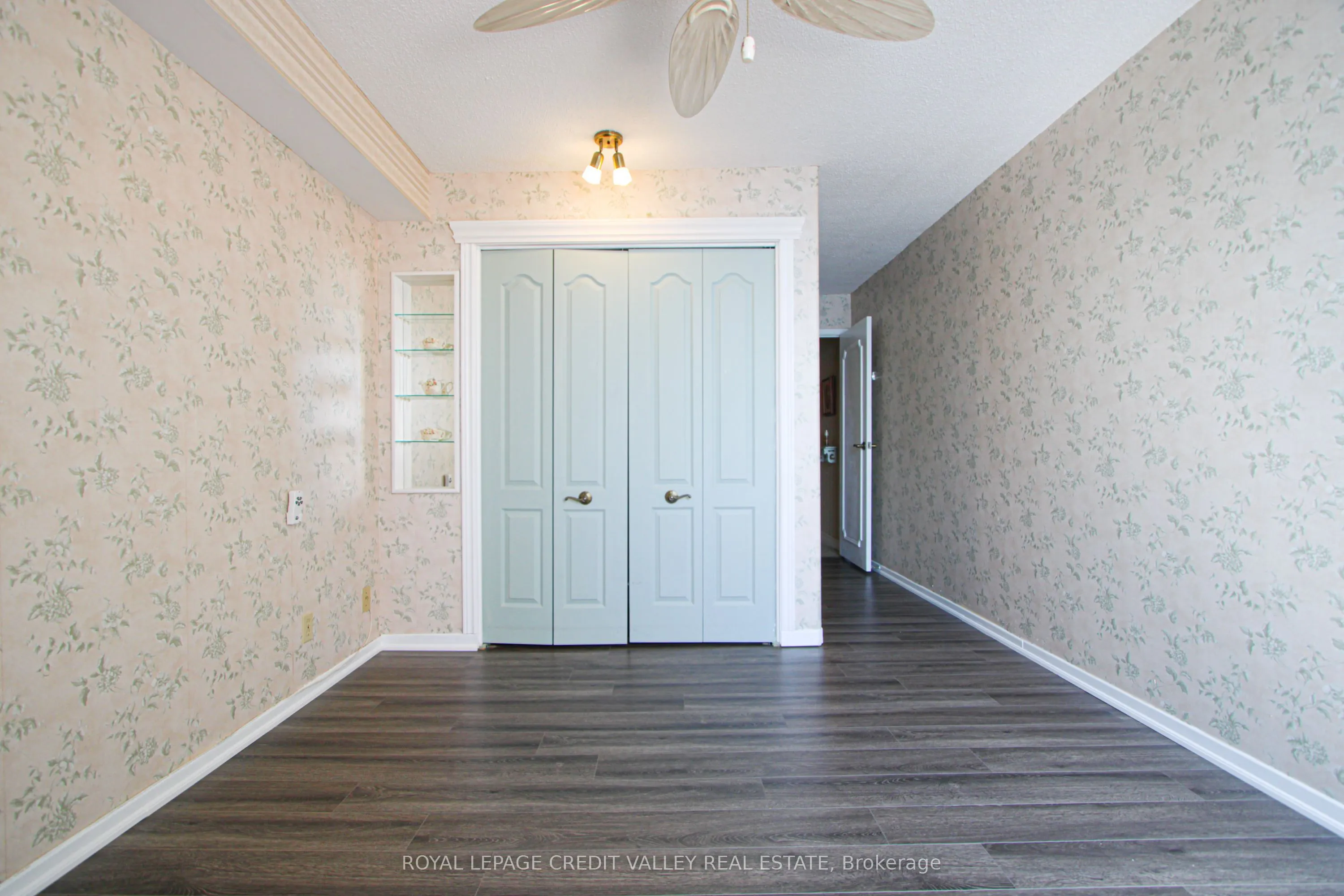 5280 Lakeshore Road, #911