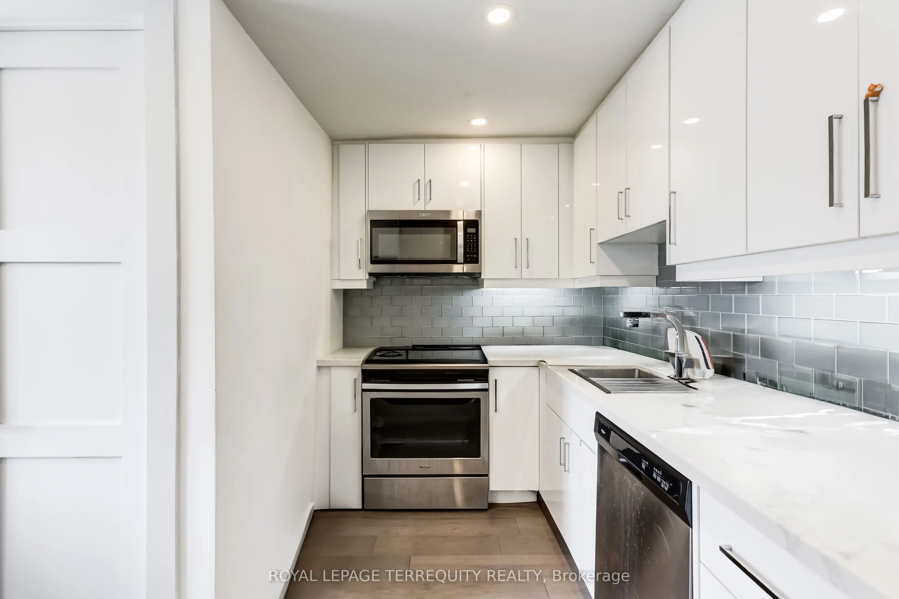 1989 Davenport Road, #upper #2