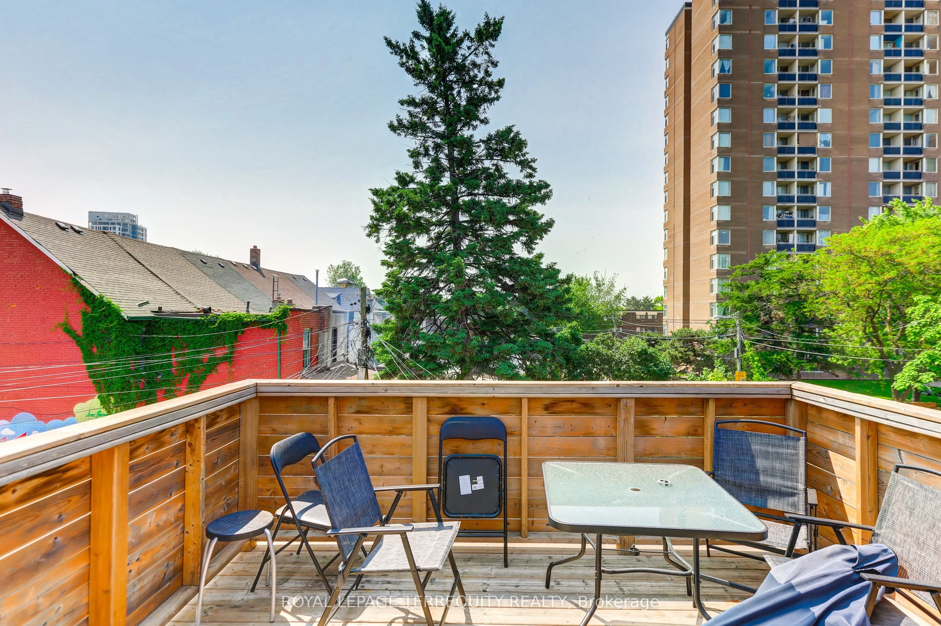 1989 Davenport Road, #upper #2