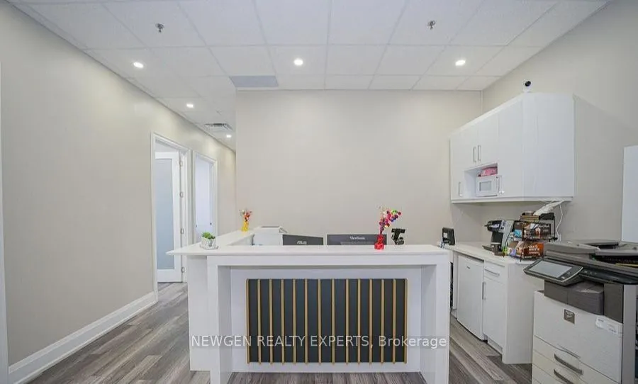 218 Export Boulevard, #101