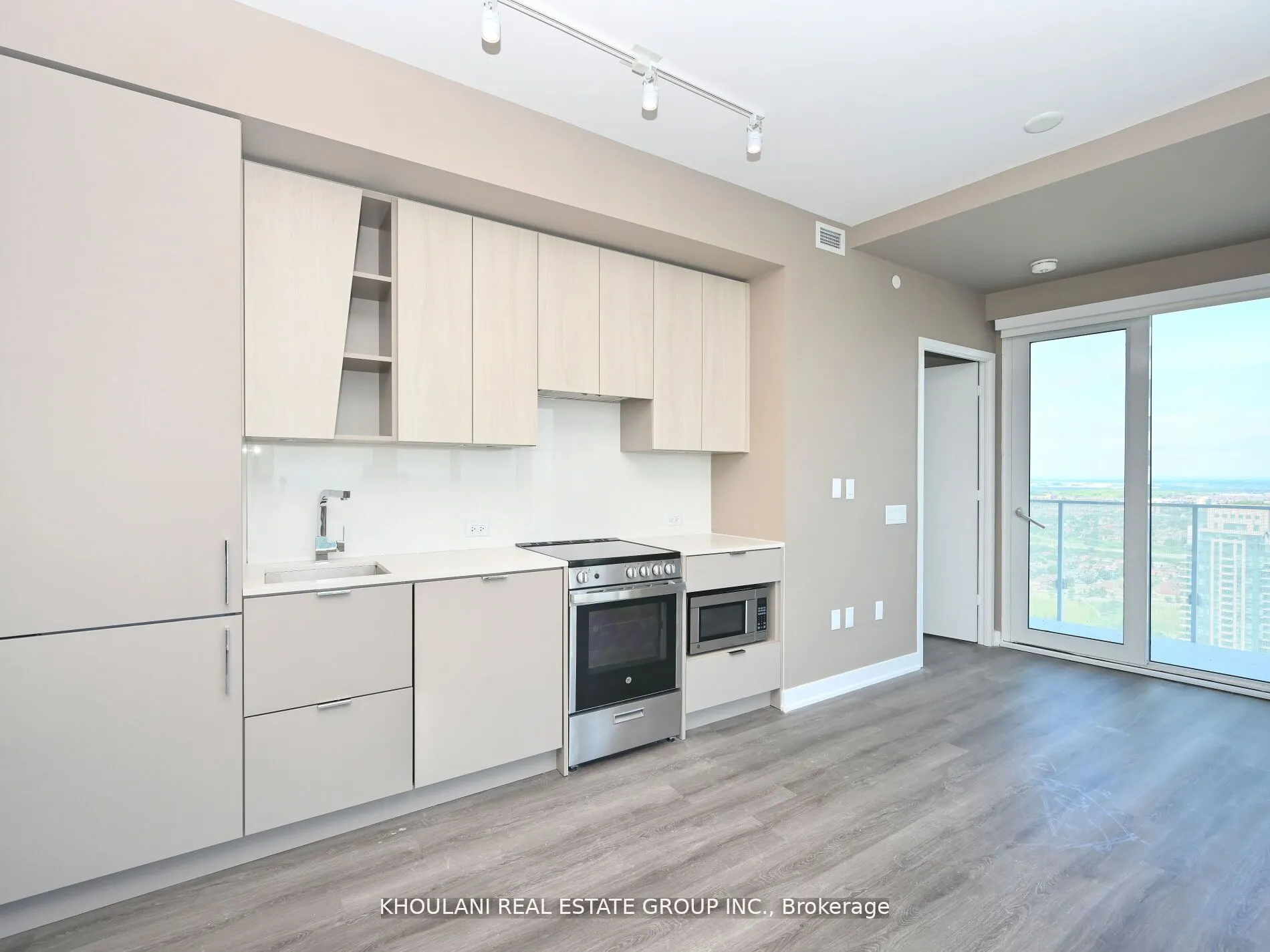 3883 Quartz Road, #4003