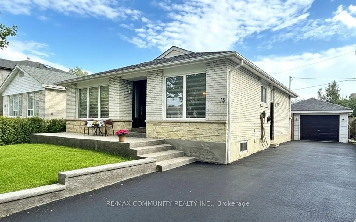 15 Strathavon Drive