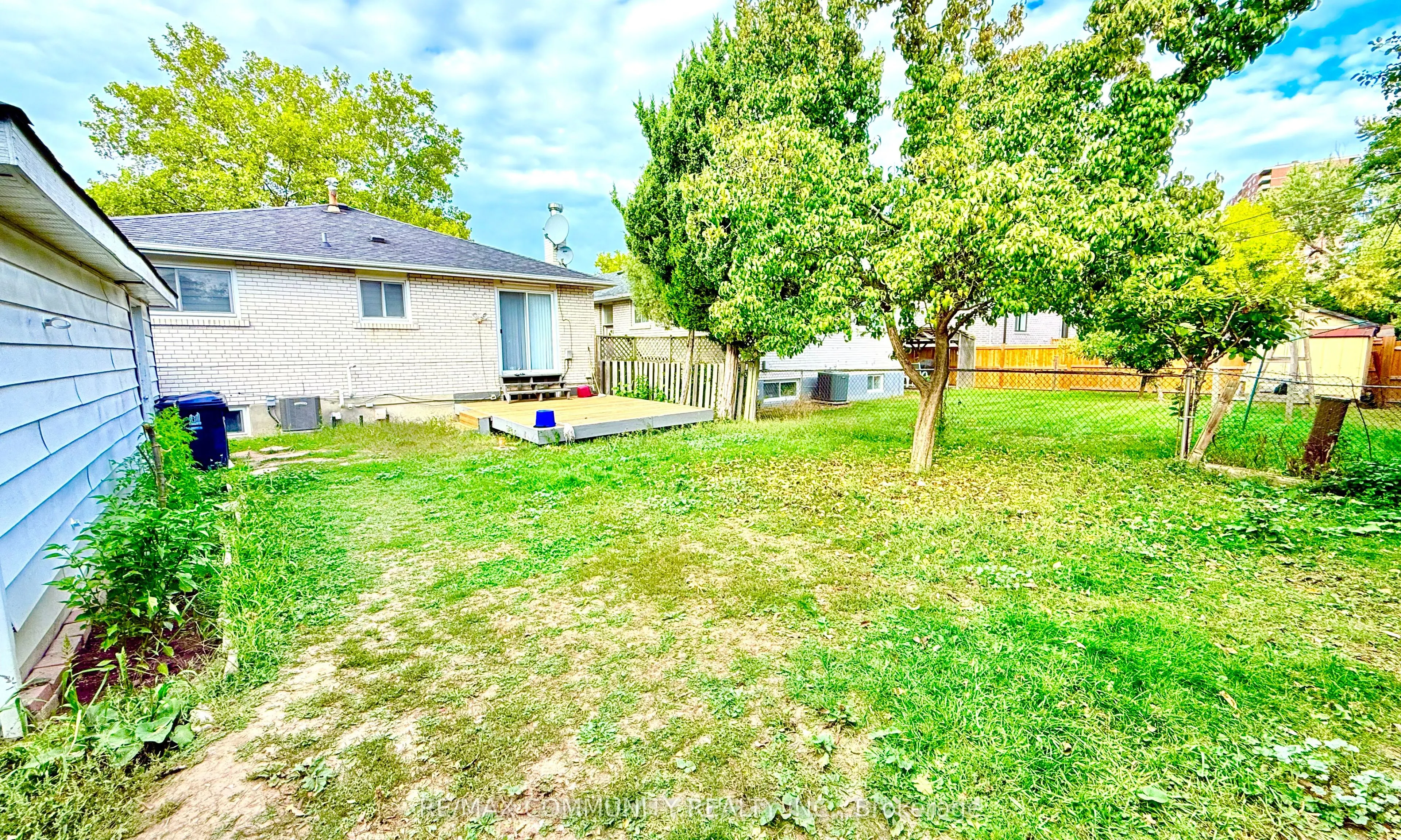 15 Strathavon Drive