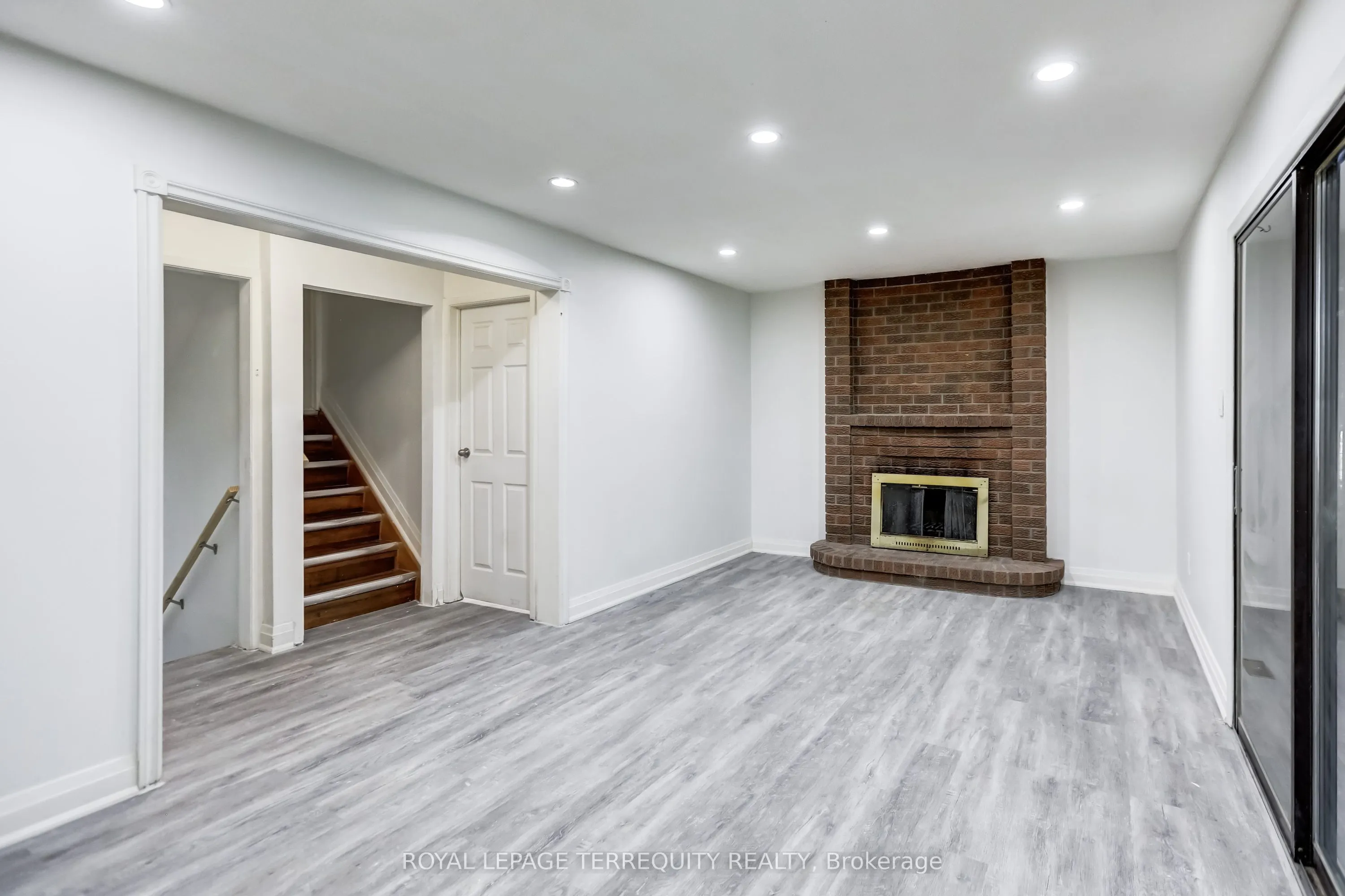 12 Martindale Crescent