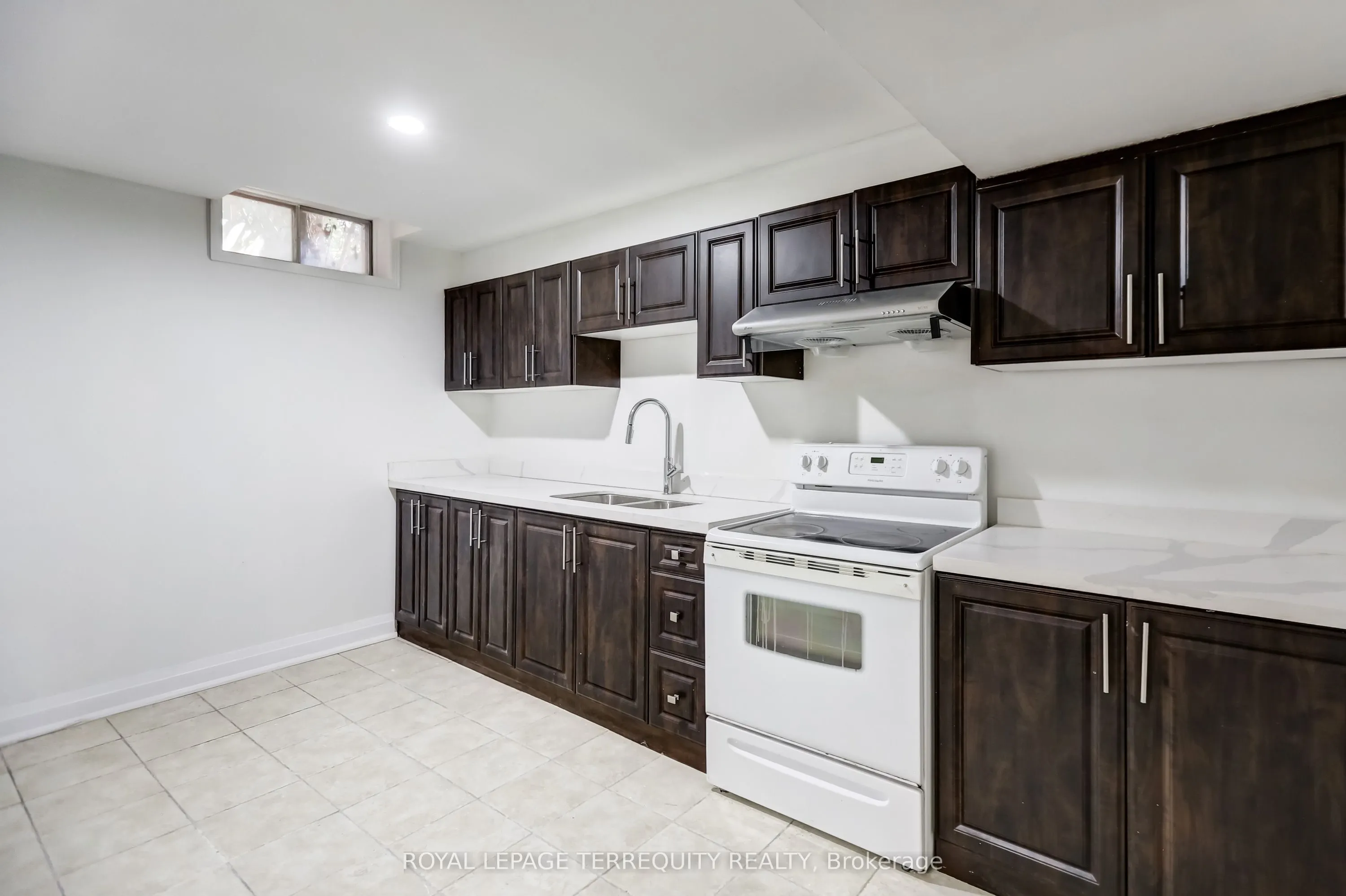 12 Martindale Crescent